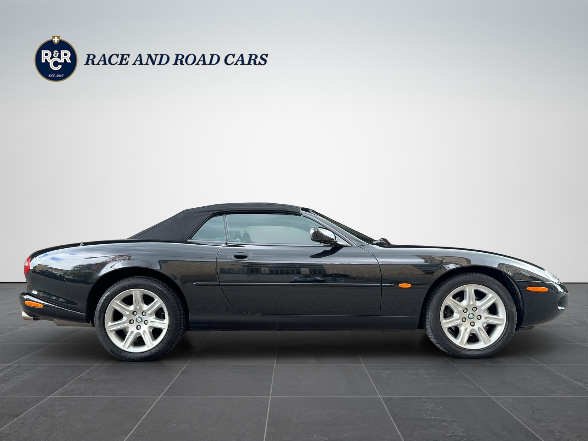 JAGUAR XK8 Convertible 4.0-image-11
