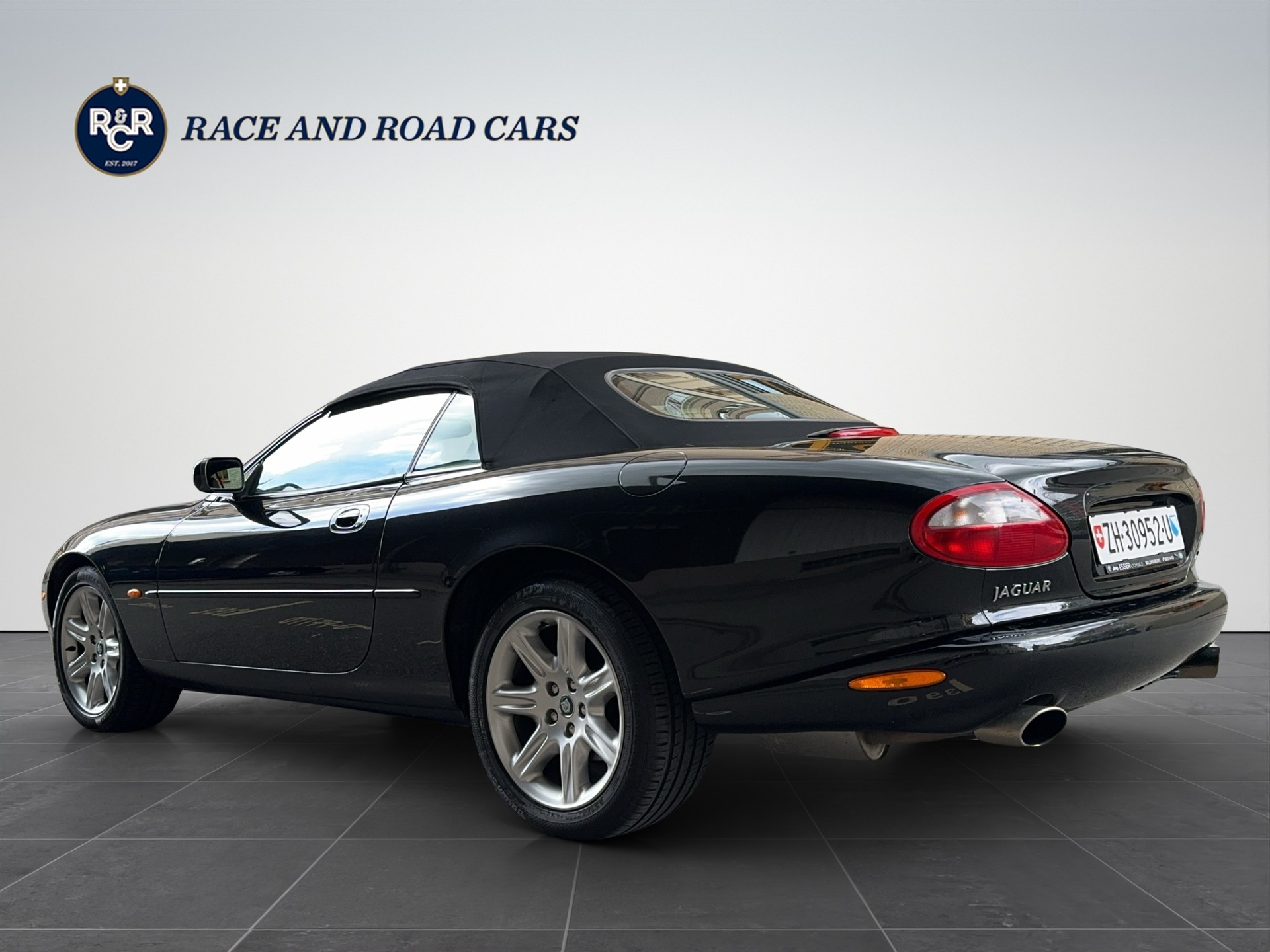 JAGUAR XK8 Convertible 4.0-image-14