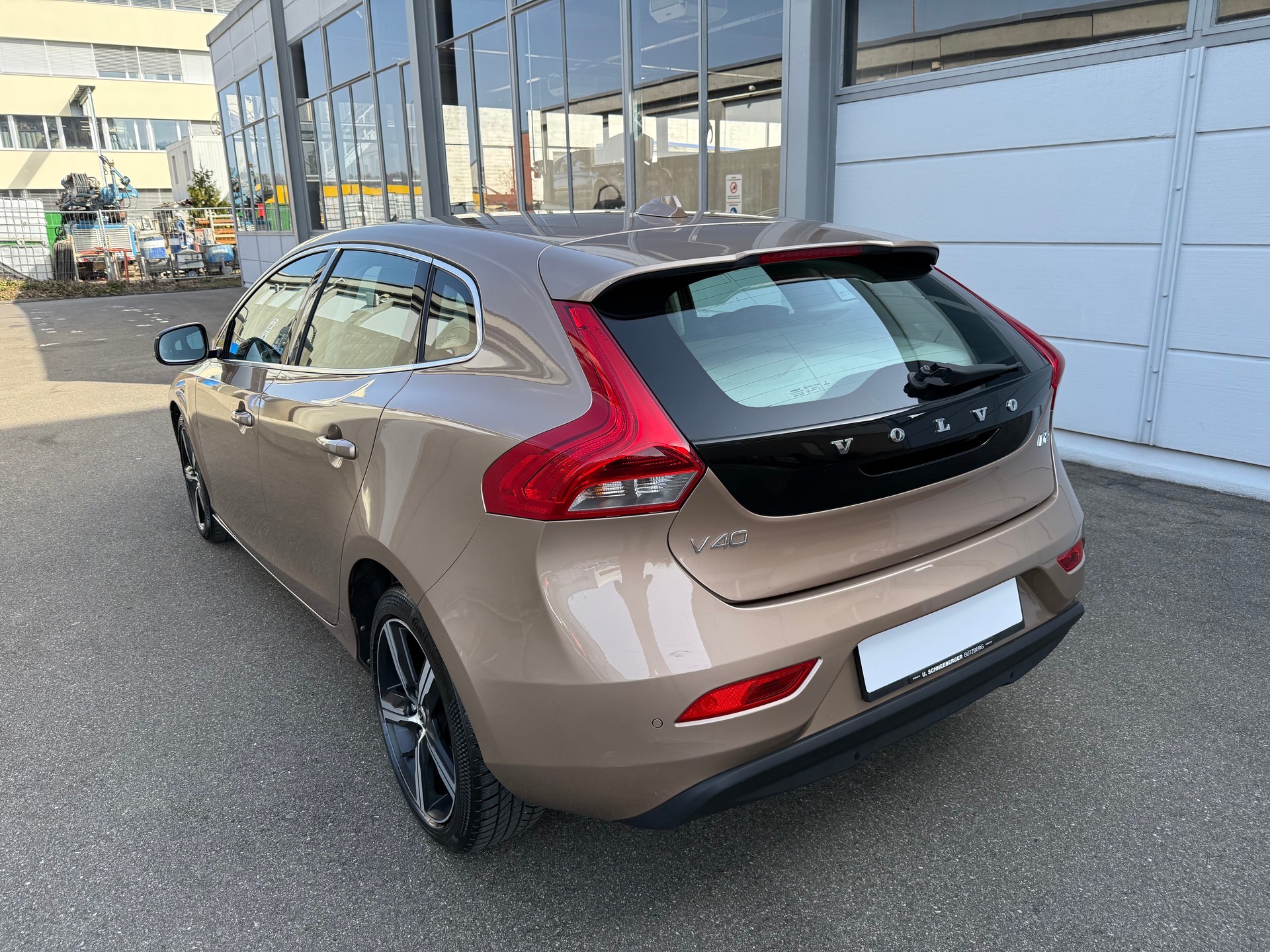 VOLVO V40 D2 Momentum **CH Fahrzeug *Ein neuer Dieselpartikelfilter (DPF) *Tempomat *Frisch ab MFK *Lederausstattung *Sitzheizung-image-5