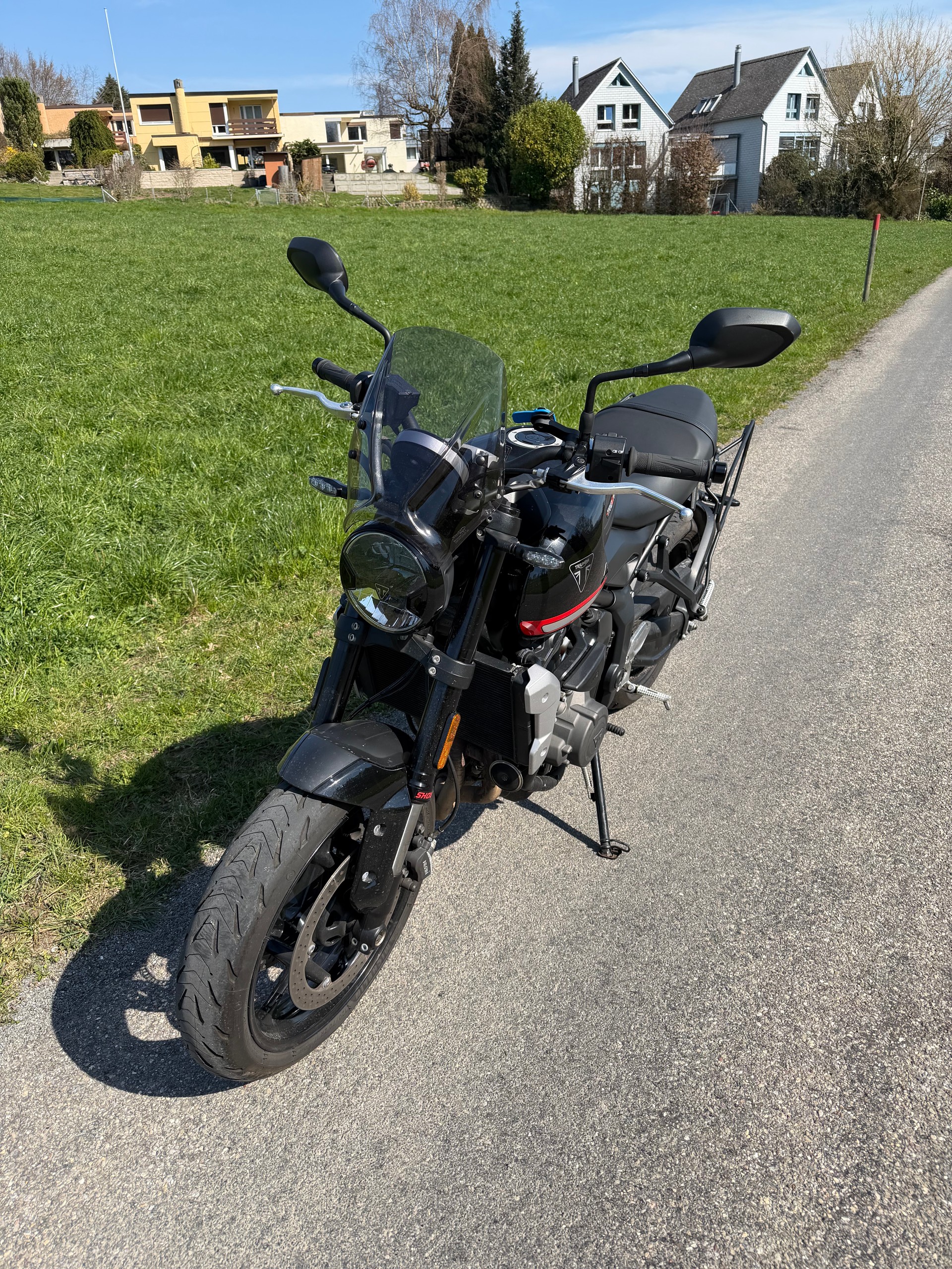 TRIUMPH Trident 660-showroom-element-1