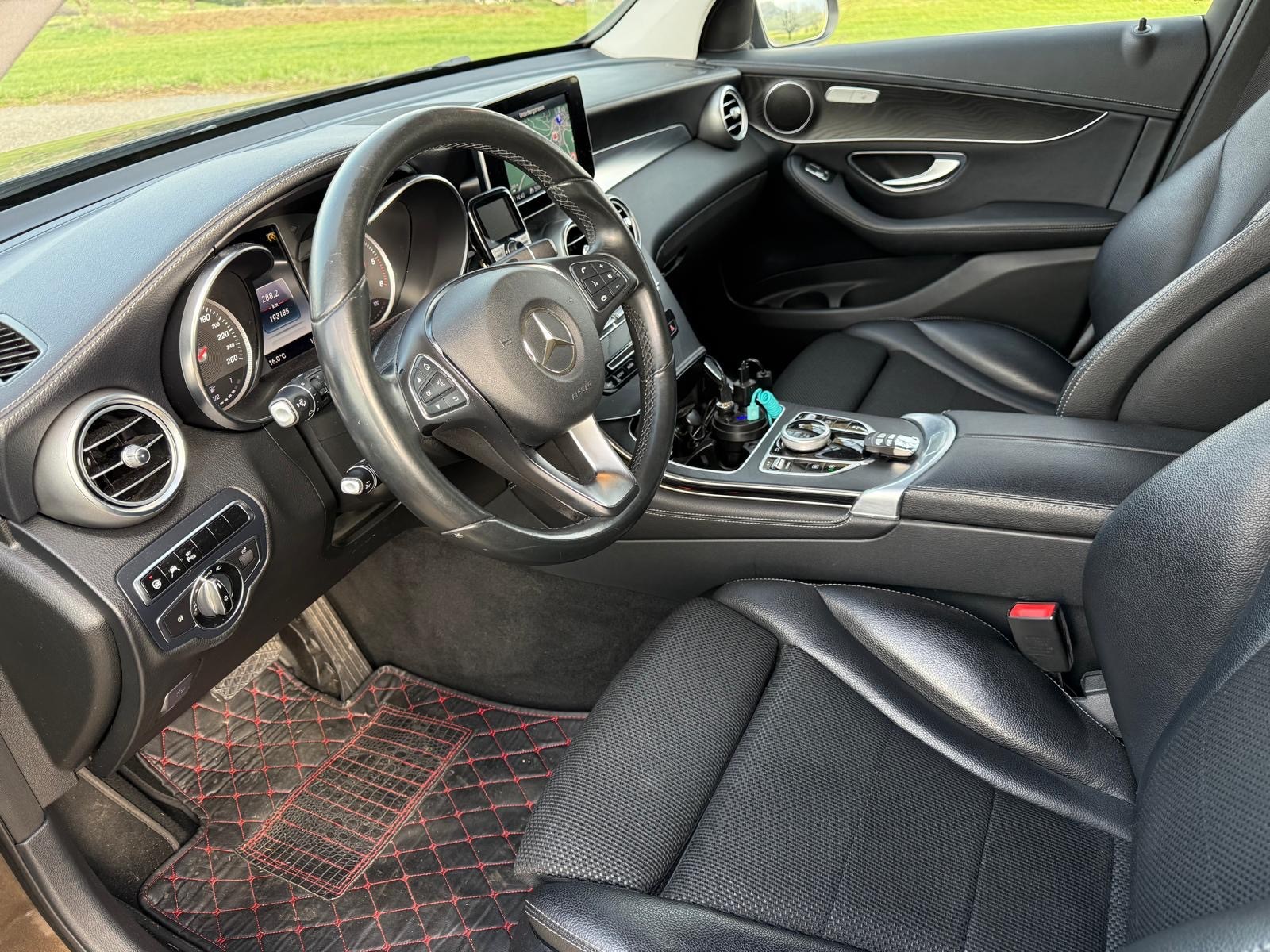MERCEDES-BENZ GLC 250 d Exclusive 4Matic 9G-Tronic-image-11