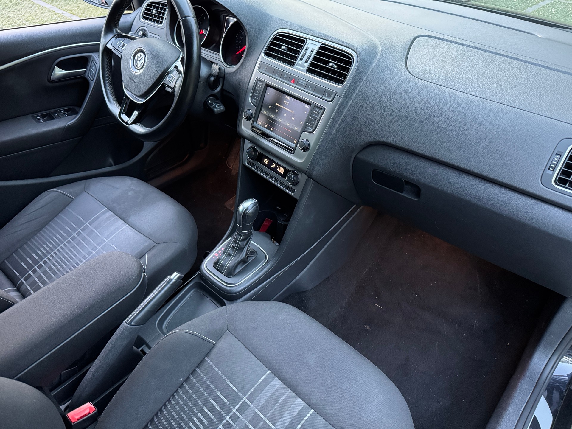 VW Polo 1.2 TSI BMT Lounge DSG-image-3