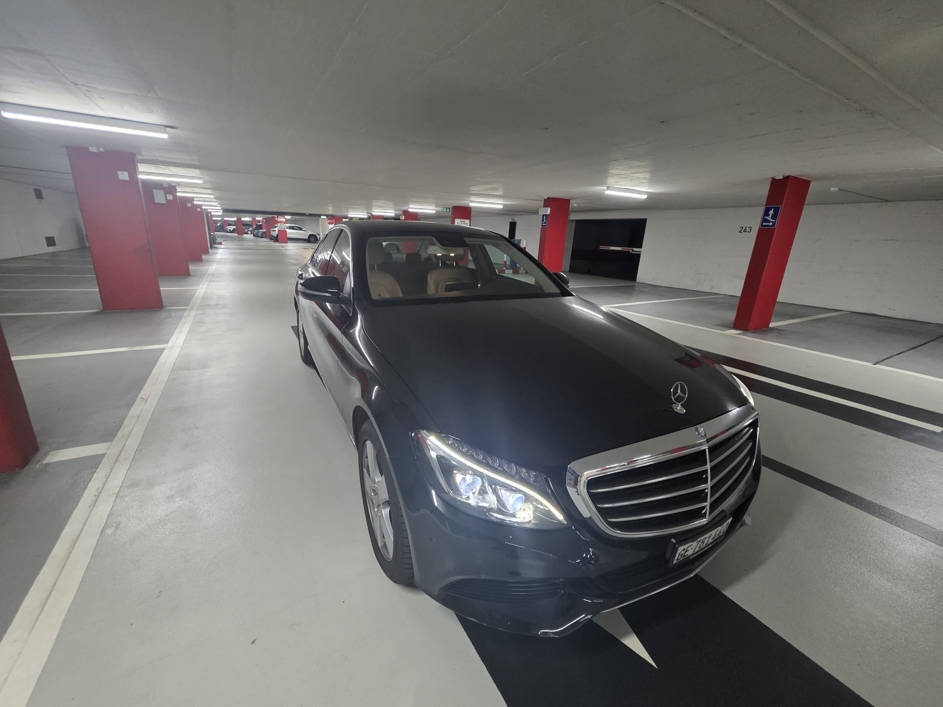 MERCEDES-BENZ C 220 BlueTec-image-2