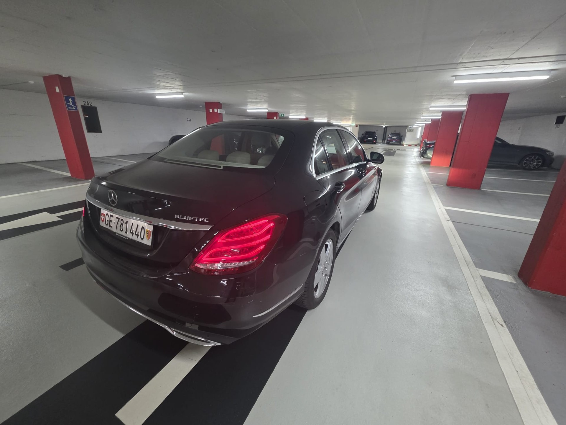 MERCEDES-BENZ C 220 BlueTec-image-0