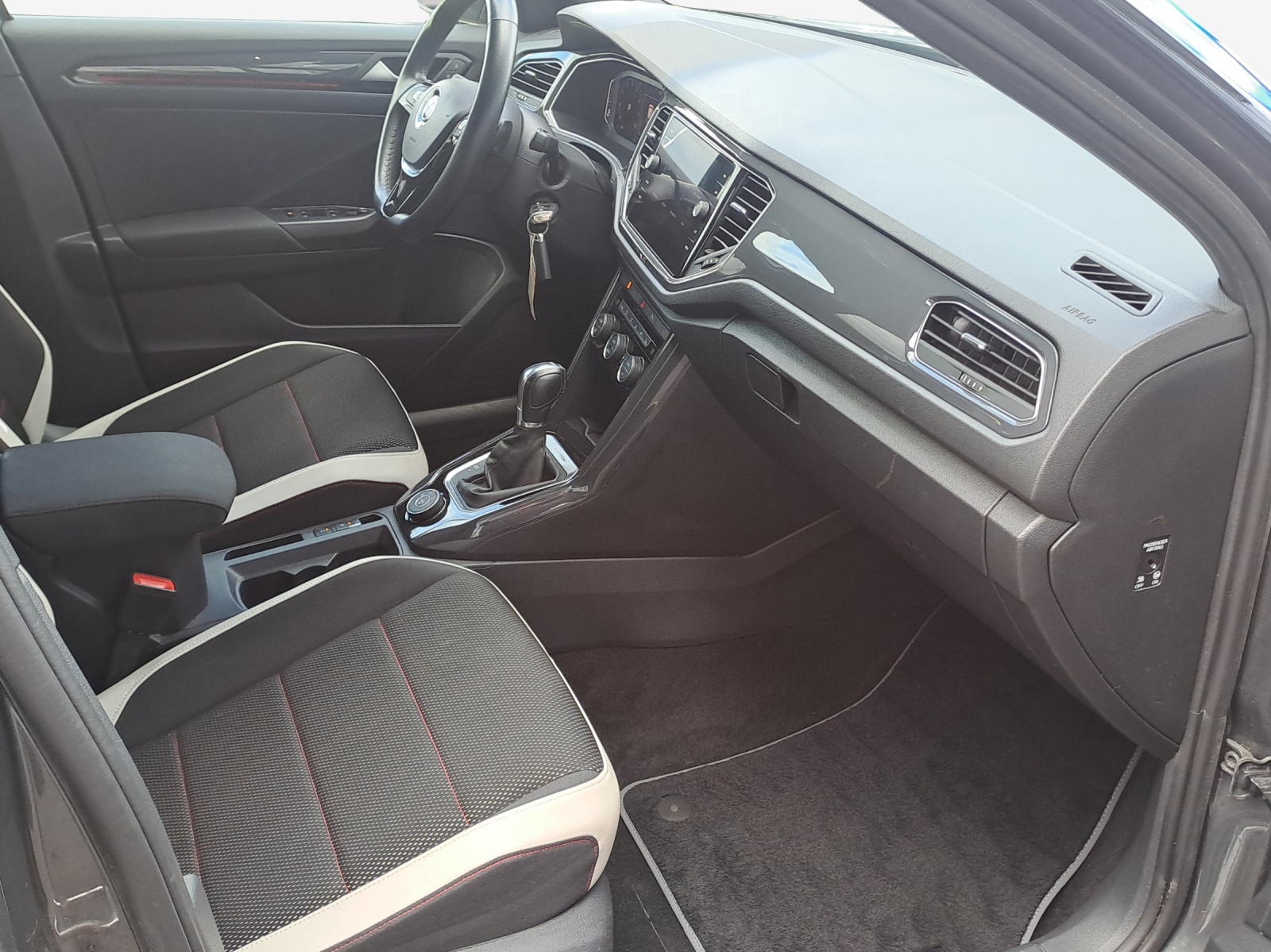 VW T-Roc 2.0 TSI Sport DSG 4Motion-image-13