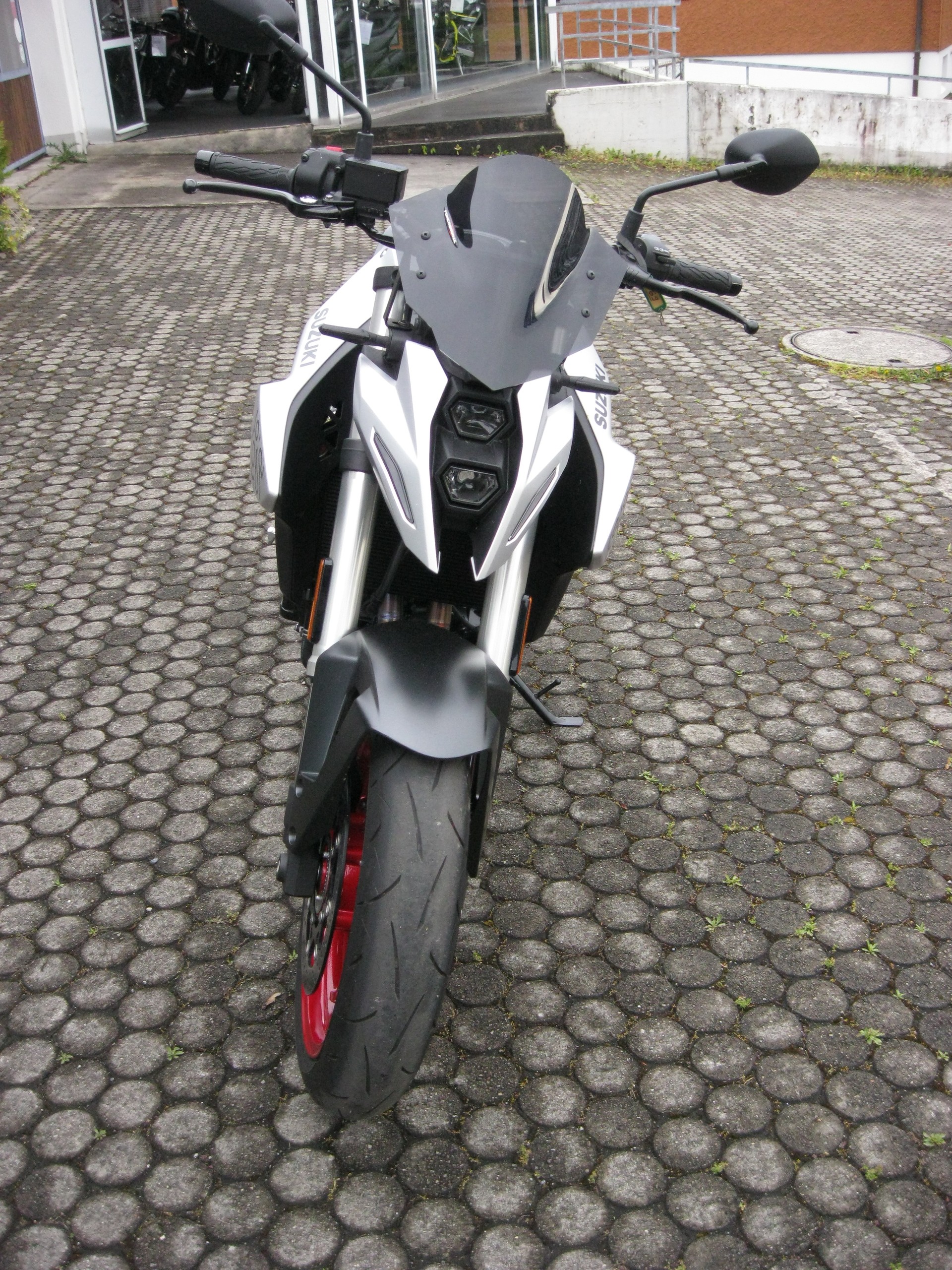 SUZUKI GSX-8S-image-2