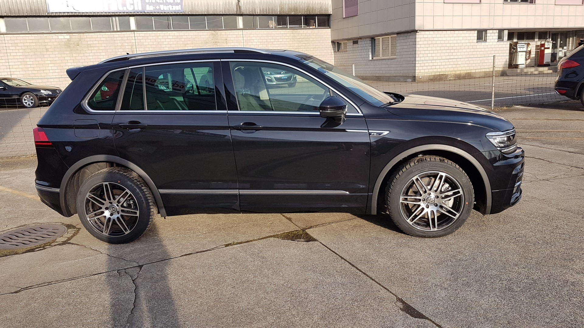 VW Tiguan 2.0 TDI SCR Highline 4Motion DSG-image-5