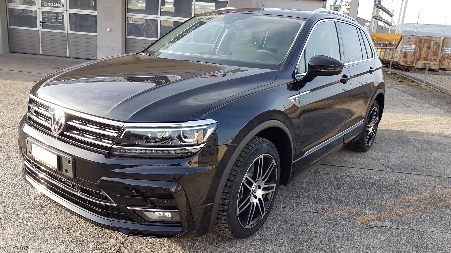 VW Tiguan 2.0 TDI SCR Highline 4Motion DSG-image-2