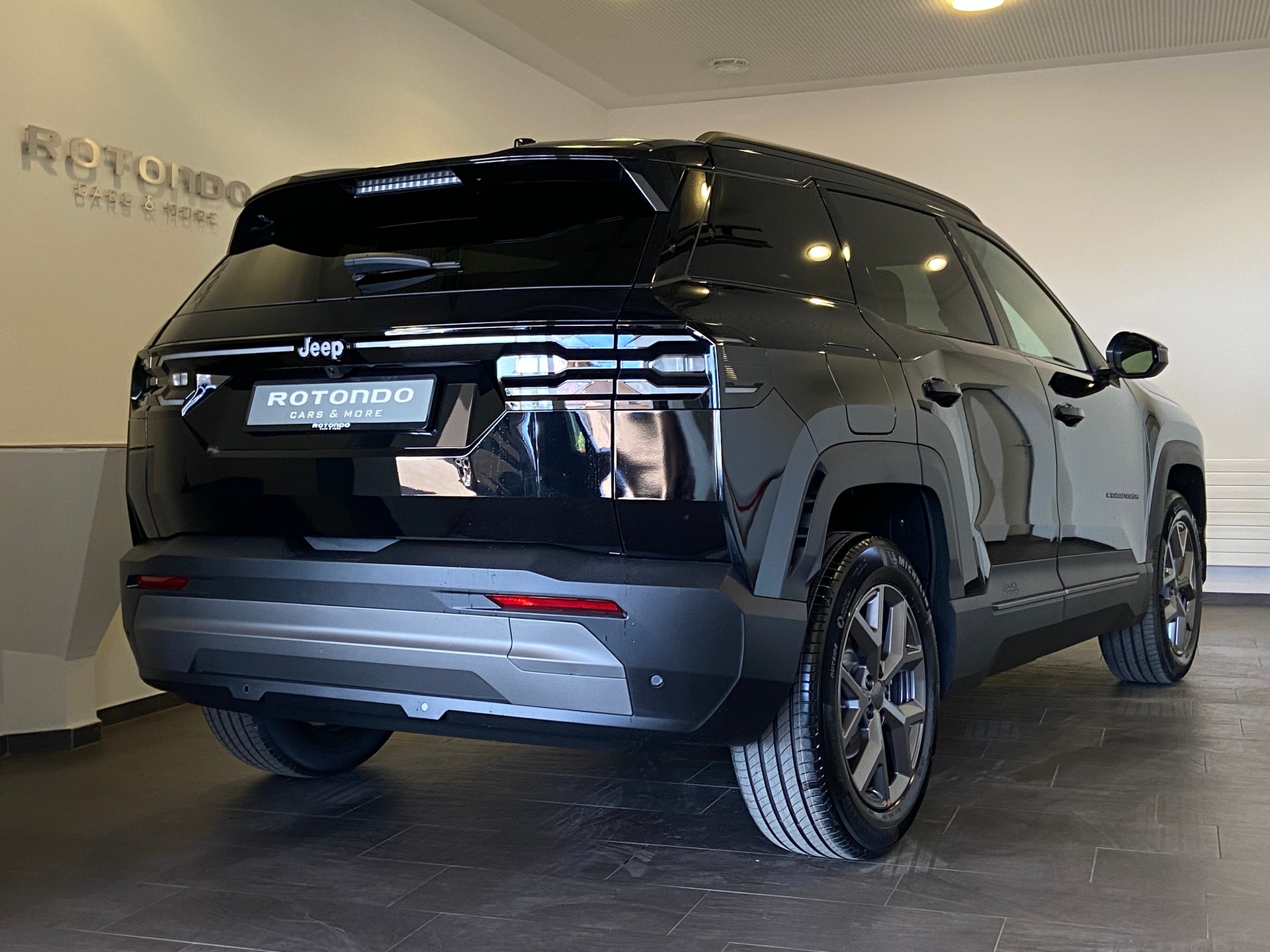 JEEP Compass 1.2 T e-Hybrid First Edition - MY26-showroom-element-1