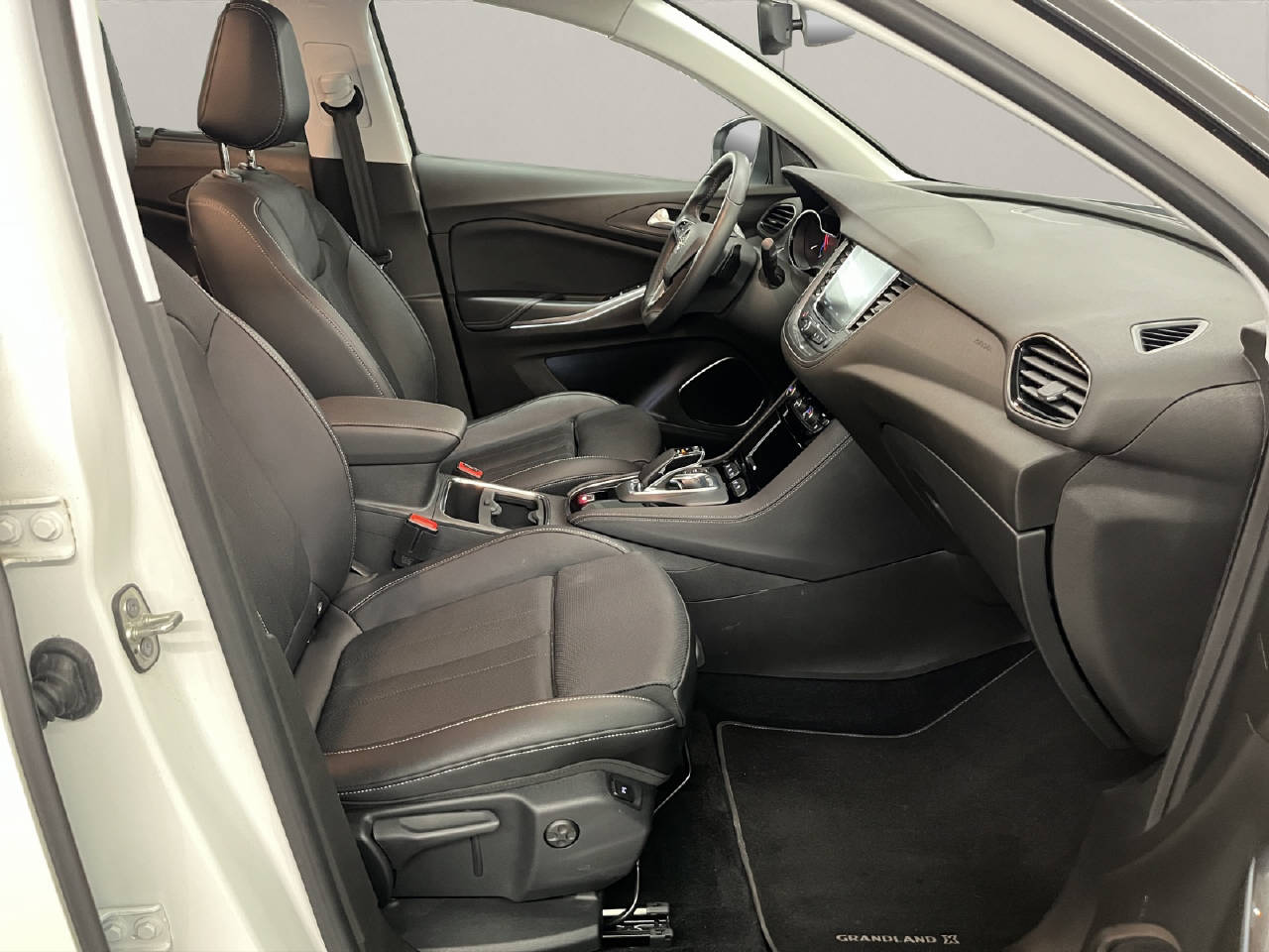 OPEL Grandland X 1.6 T PHEV Ultimate-image-13