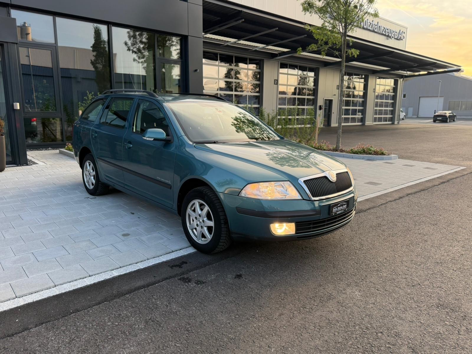 SKODA Octavia 1.9 TDI Adventure 4x4-image-1