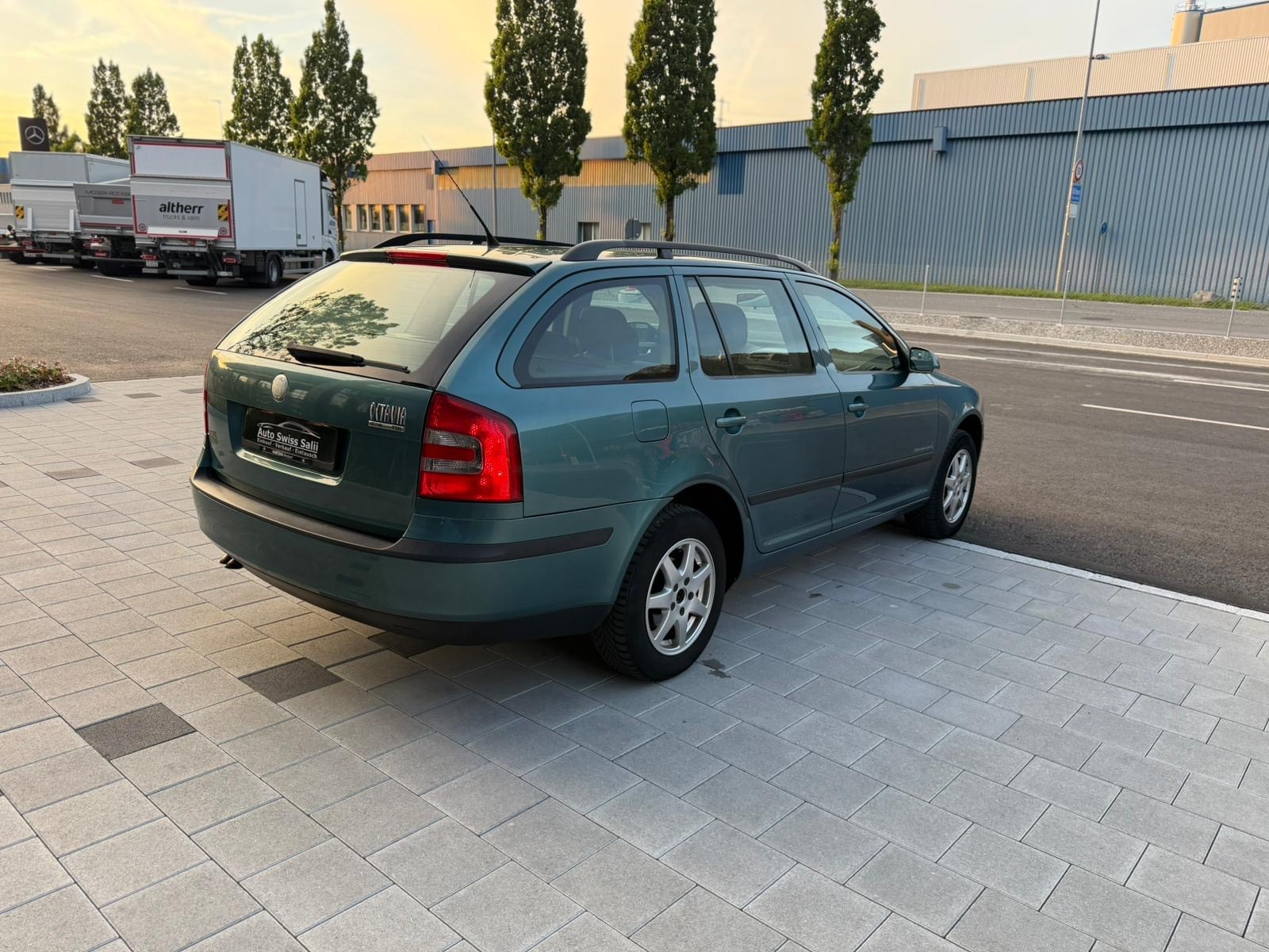 SKODA Octavia 1.9 TDI Adventure 4x4-image-4