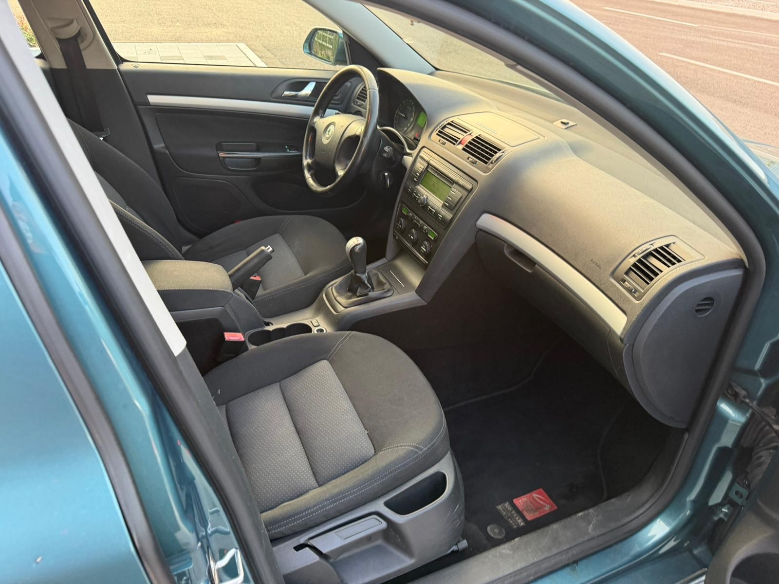 SKODA Octavia 1.9 TDI Adventure 4x4-image-7