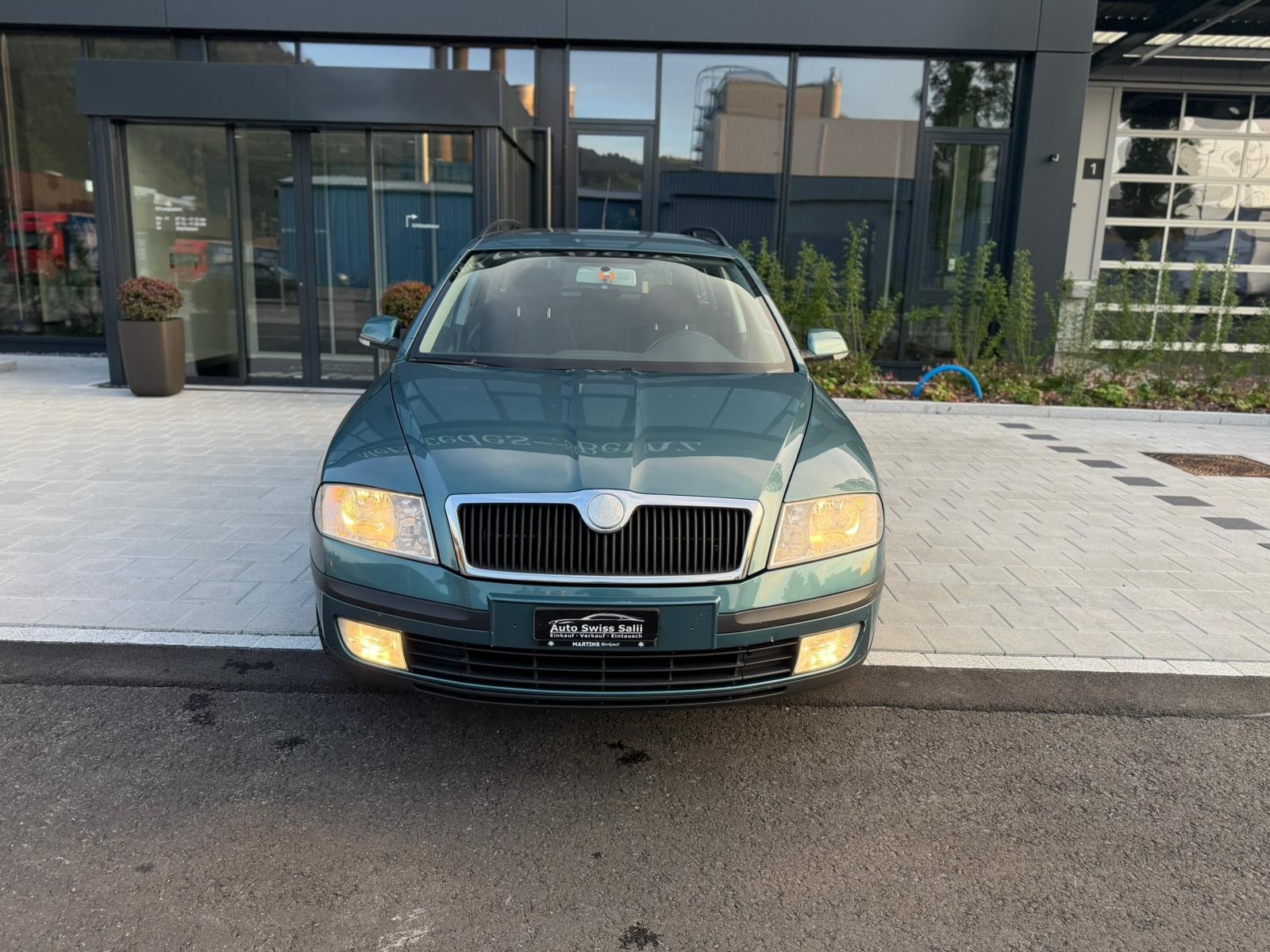 SKODA Octavia 1.9 TDI Adventure 4x4-image-2