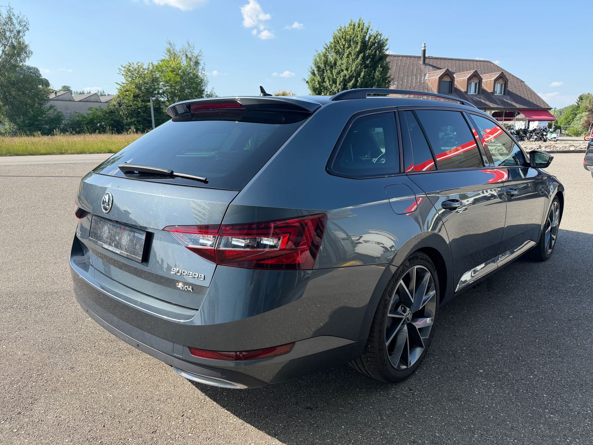 SKODA Superb Combi 2.0 TDi Sport Line 4x4 DSG-image-4