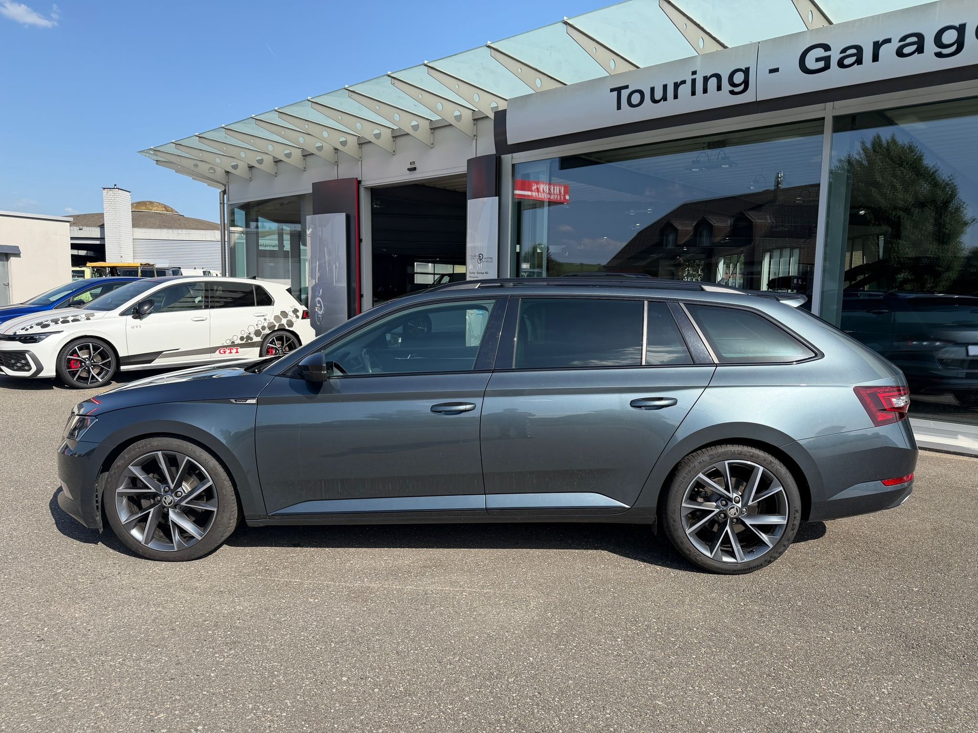 SKODA Superb Combi 2.0 TDi Sport Line 4x4 DSG-showroom-element-1
