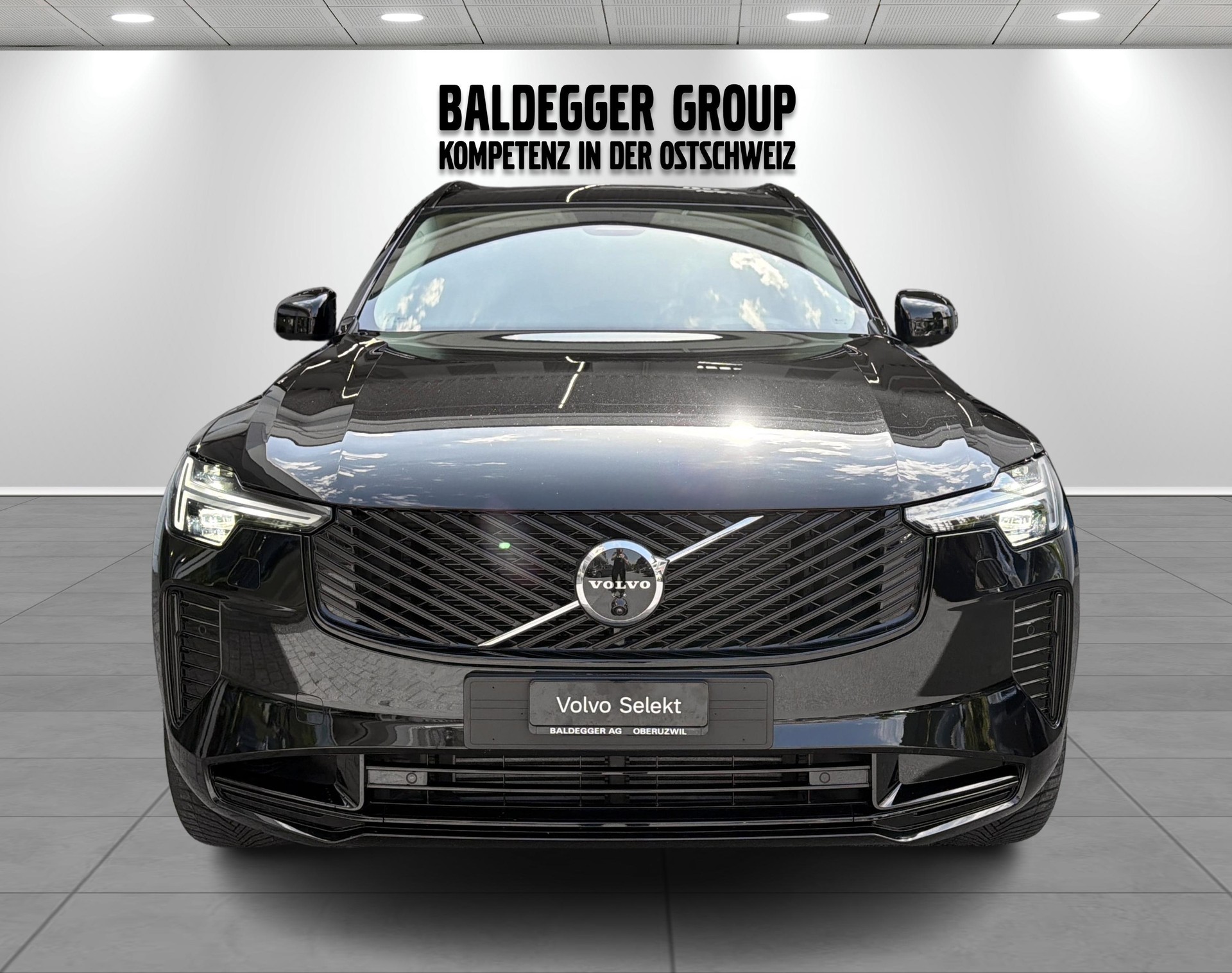 VOLVO XC90 2.0 T8 TE Plus Dark eAWD-showroom-element-3