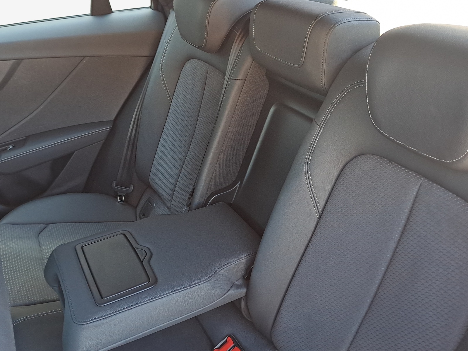 AUDI Q2 40 TFSI S line Attraction quattro S-tronic-image-11