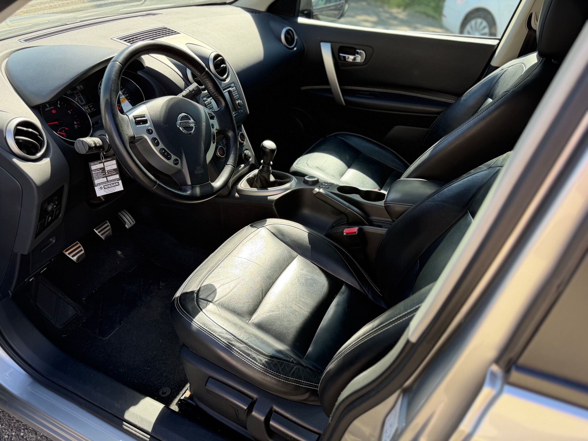 NISSAN Qashqai 1.6 dCi iStop 4WD 360-image-6