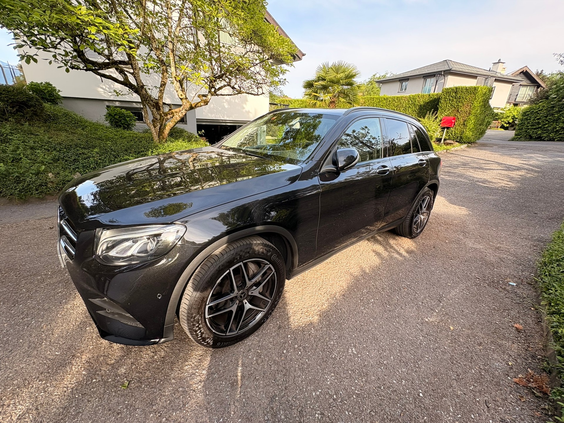 MERCEDES-BENZ GLC 250 AMG Line 4m-image-4