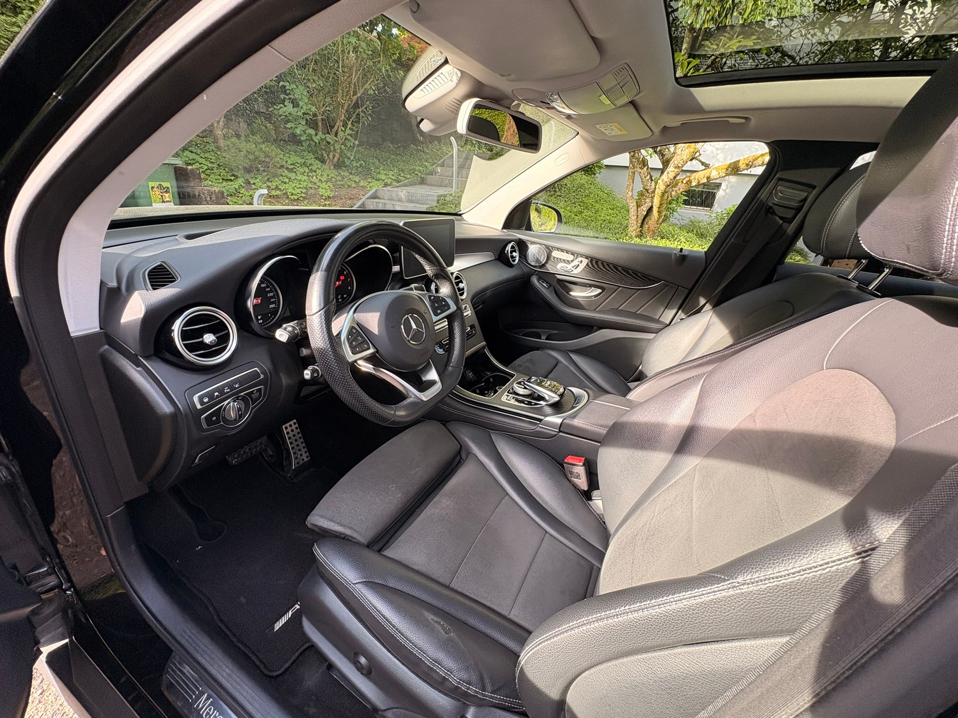 MERCEDES-BENZ GLC 250 AMG Line 4m-image-9