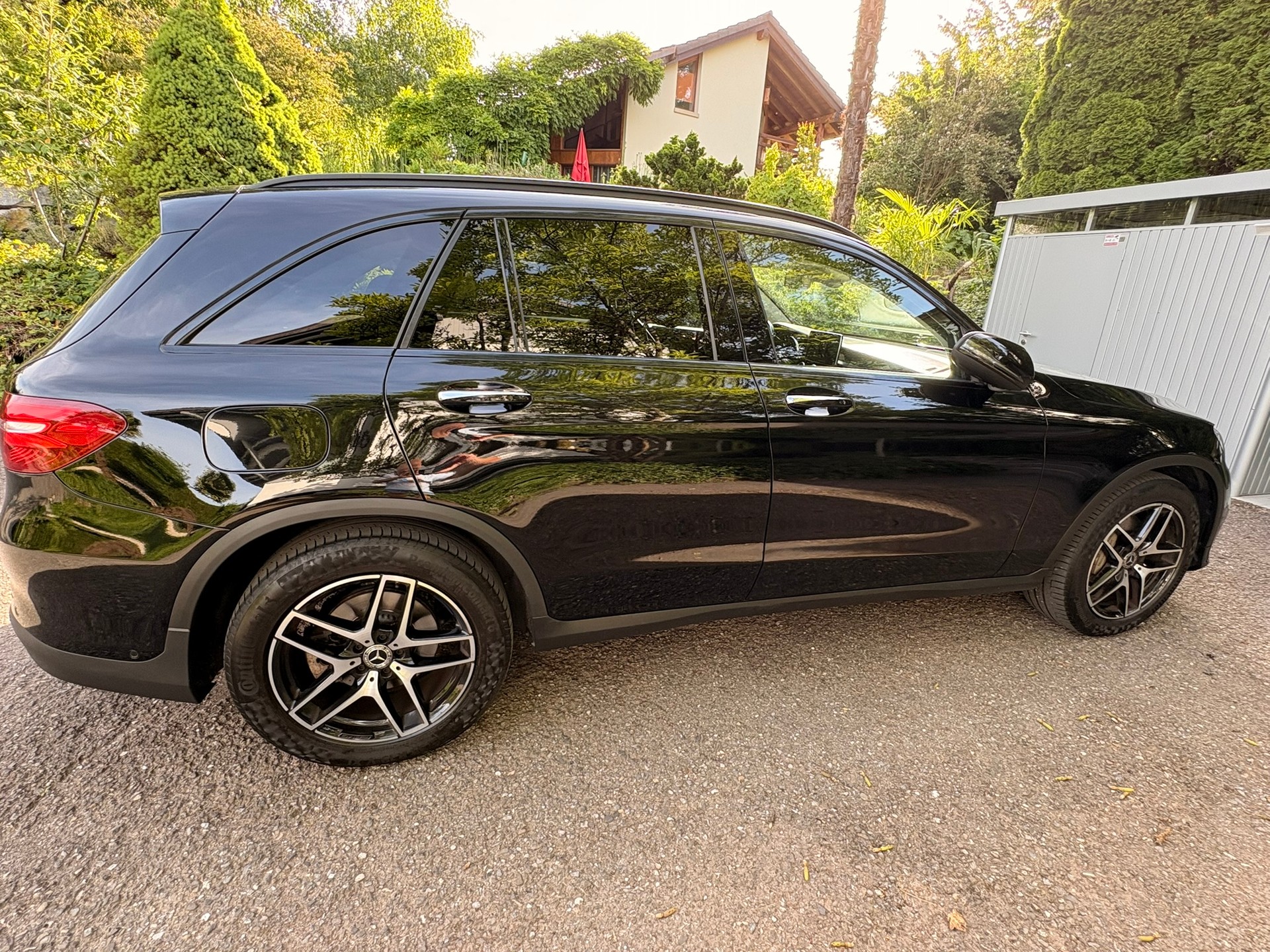 MERCEDES-BENZ GLC 250 AMG Line 4m-image-5