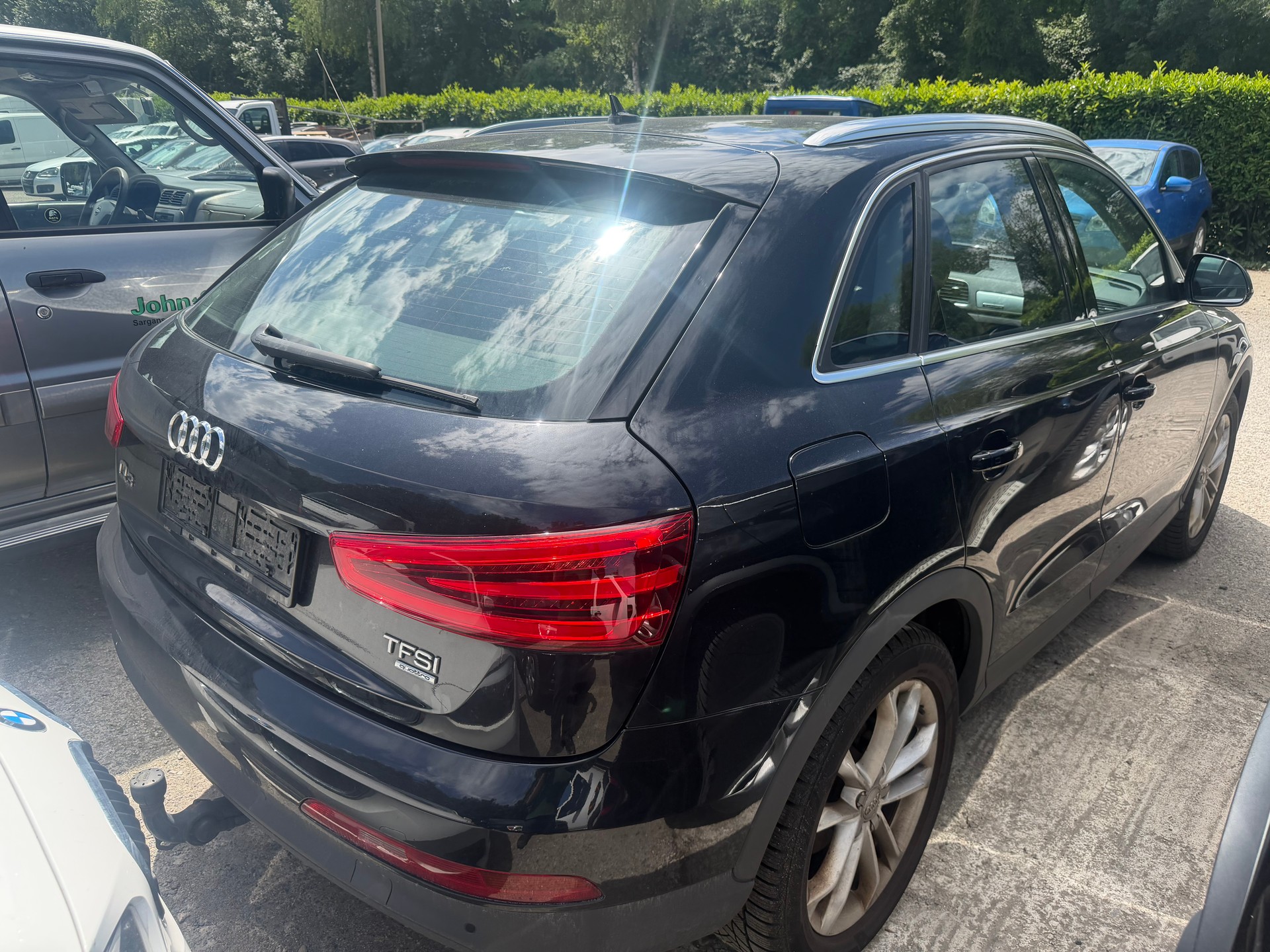 AUDI Q3 2.0 TFSI quattro S-tronic-image-3