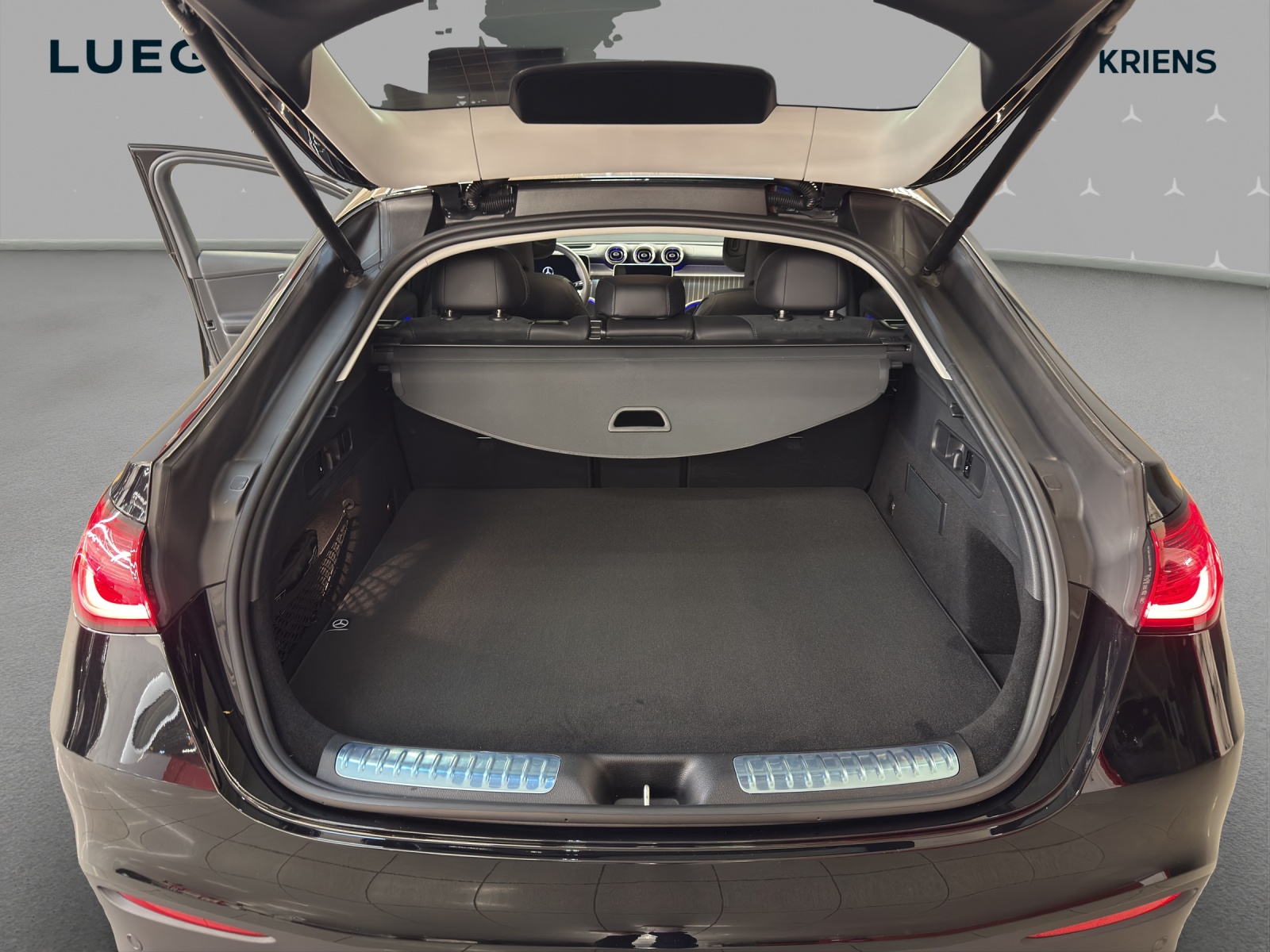 MERCEDES-BENZ GLC 200 4M - Coupé - AMG / 360 Grad Kamera / Head-Up Display / DIGITAL Light-image-14
