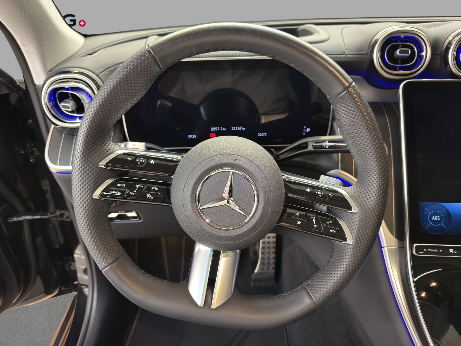 MERCEDES-BENZ GLC 200 4M - Coupé - AMG / 360 Grad Kamera / Head-Up Display / DIGITAL Light-image-9
