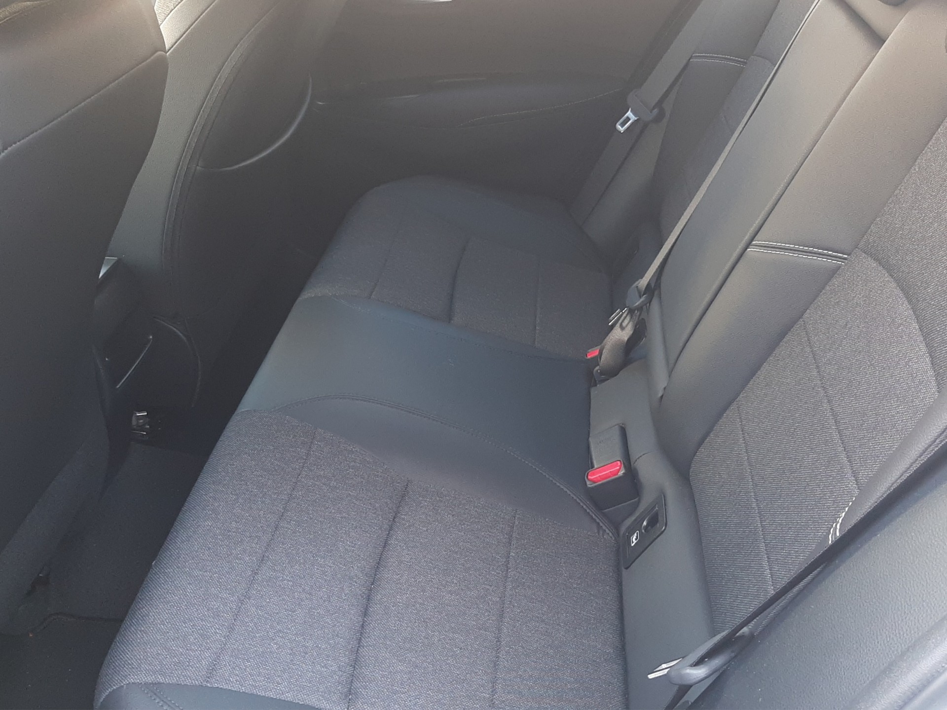 TOYOTA Corolla 1.8 HSD Trend-image-12