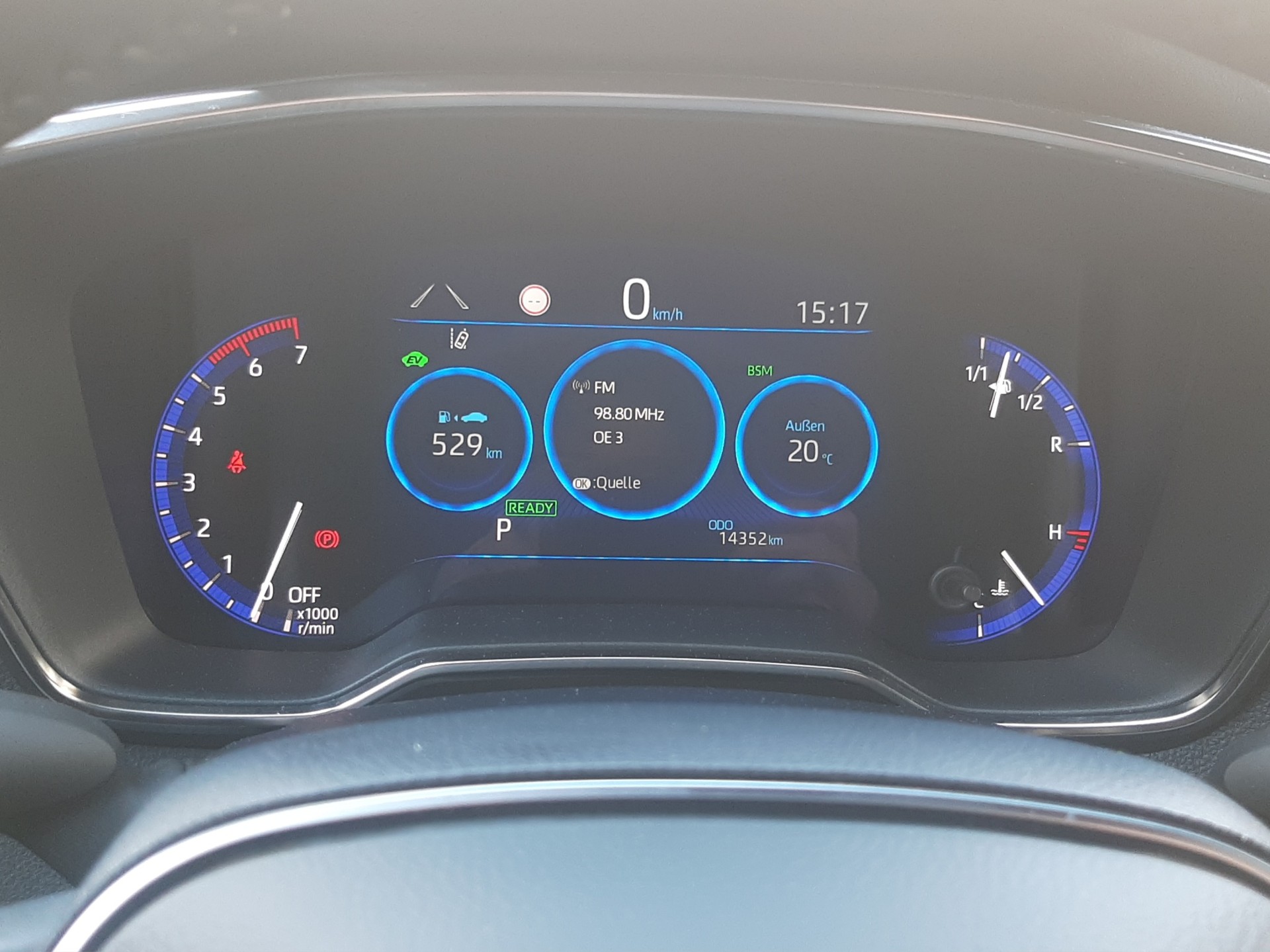 TOYOTA Corolla 1.8 HSD Trend-image-9