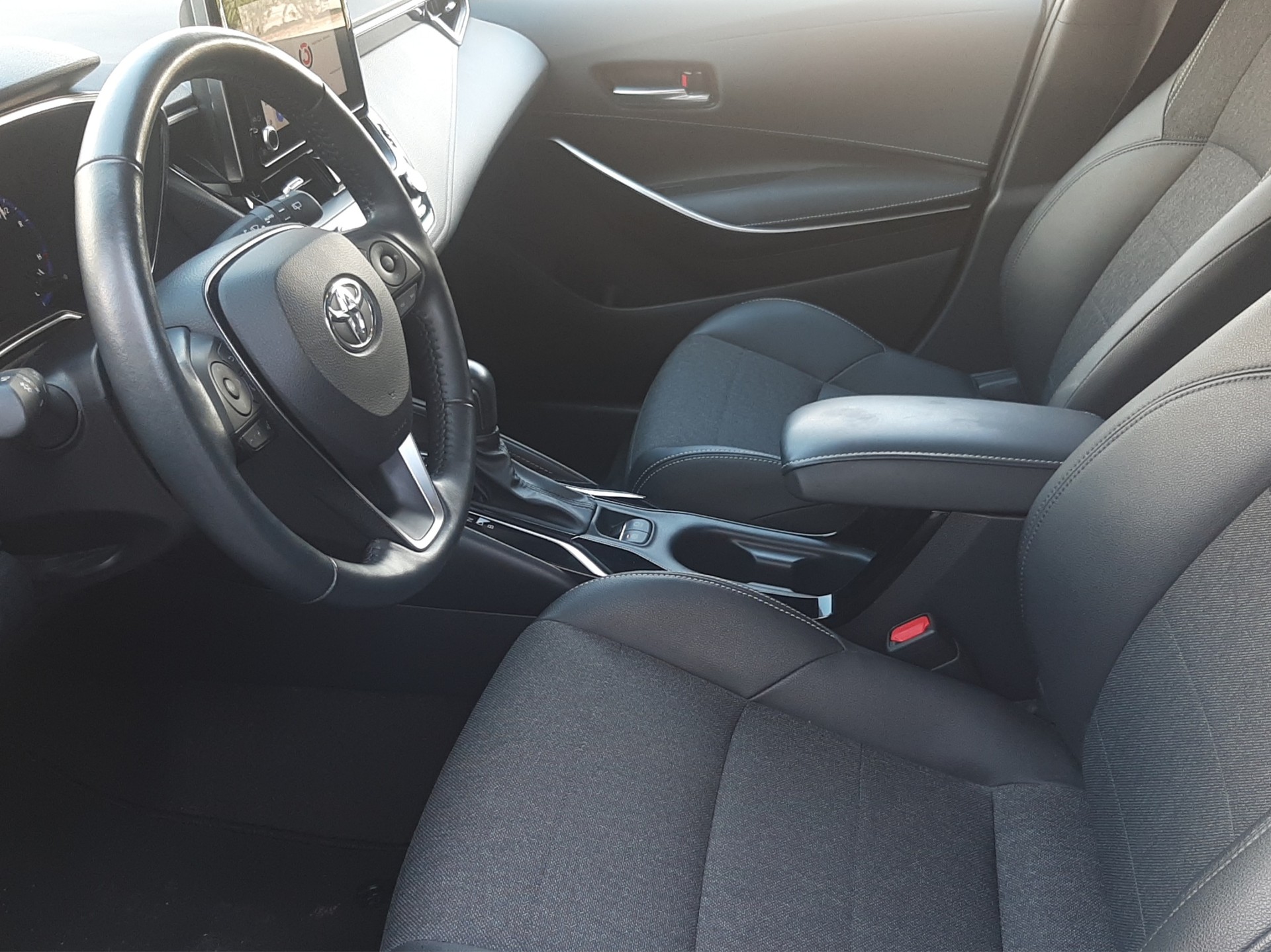 TOYOTA Corolla 1.8 HSD Trend-image-8