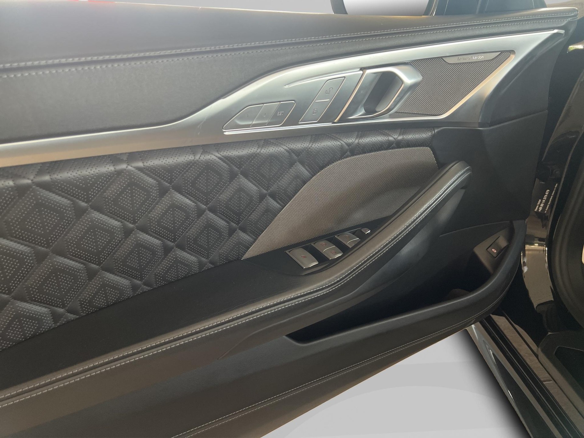 BMW M8 xDrive Competition Cabriolet-image-17