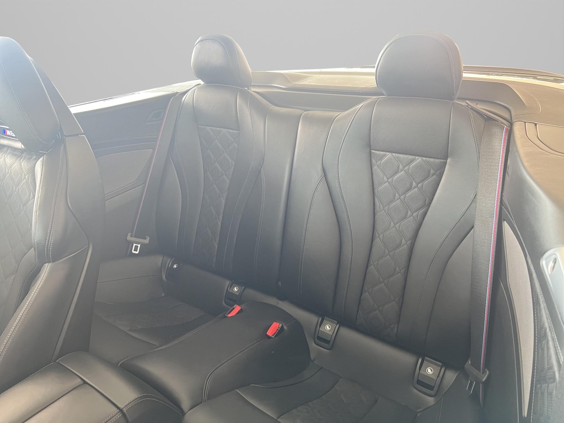 BMW M8 xDrive Competition Cabriolet-image-11