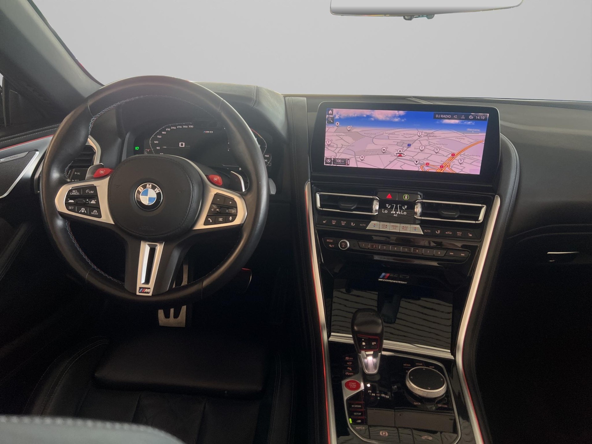 BMW M8 xDrive Competition Cabriolet-image-12