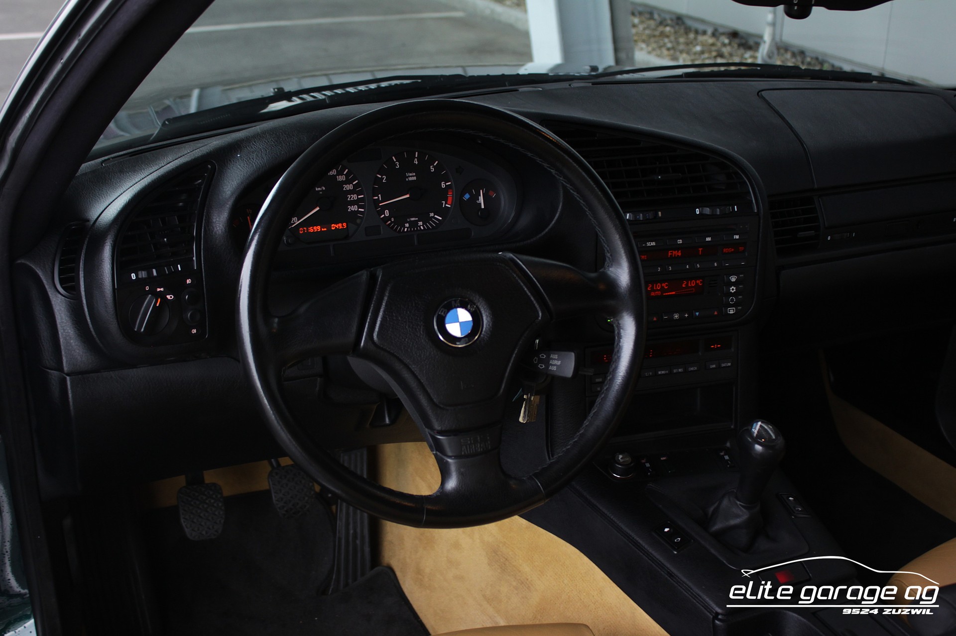 BMW 328i Coupé M-Sportpaket-image-14