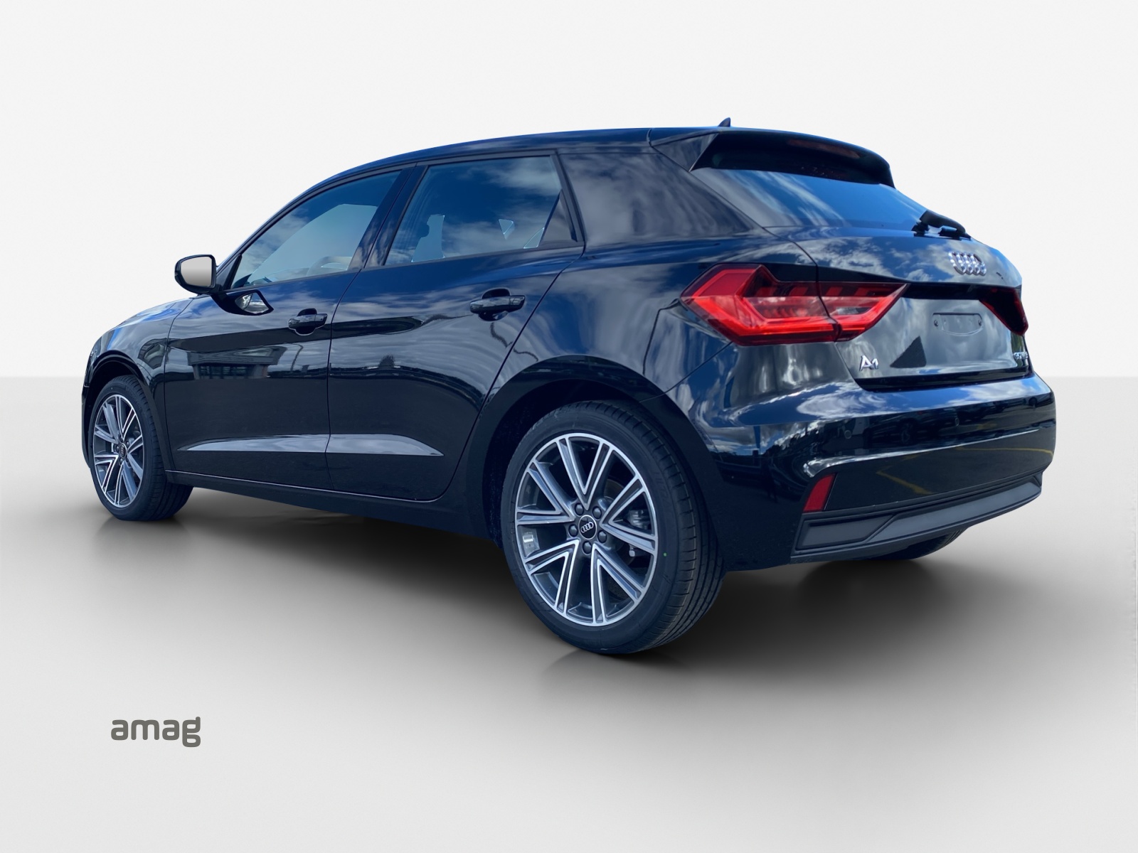 AUDI A1 Sportback 30 TFSI Attraction S-tronic-image-2