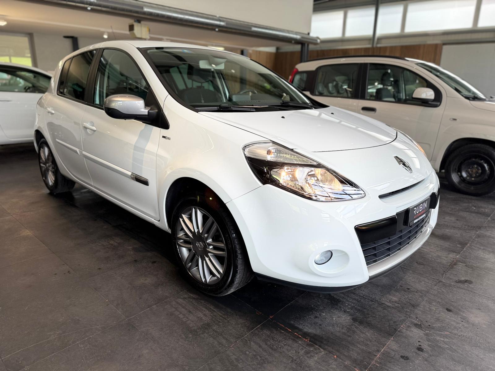 RENAULT Clio 1.6 16V Night&Day Automatic-image-5