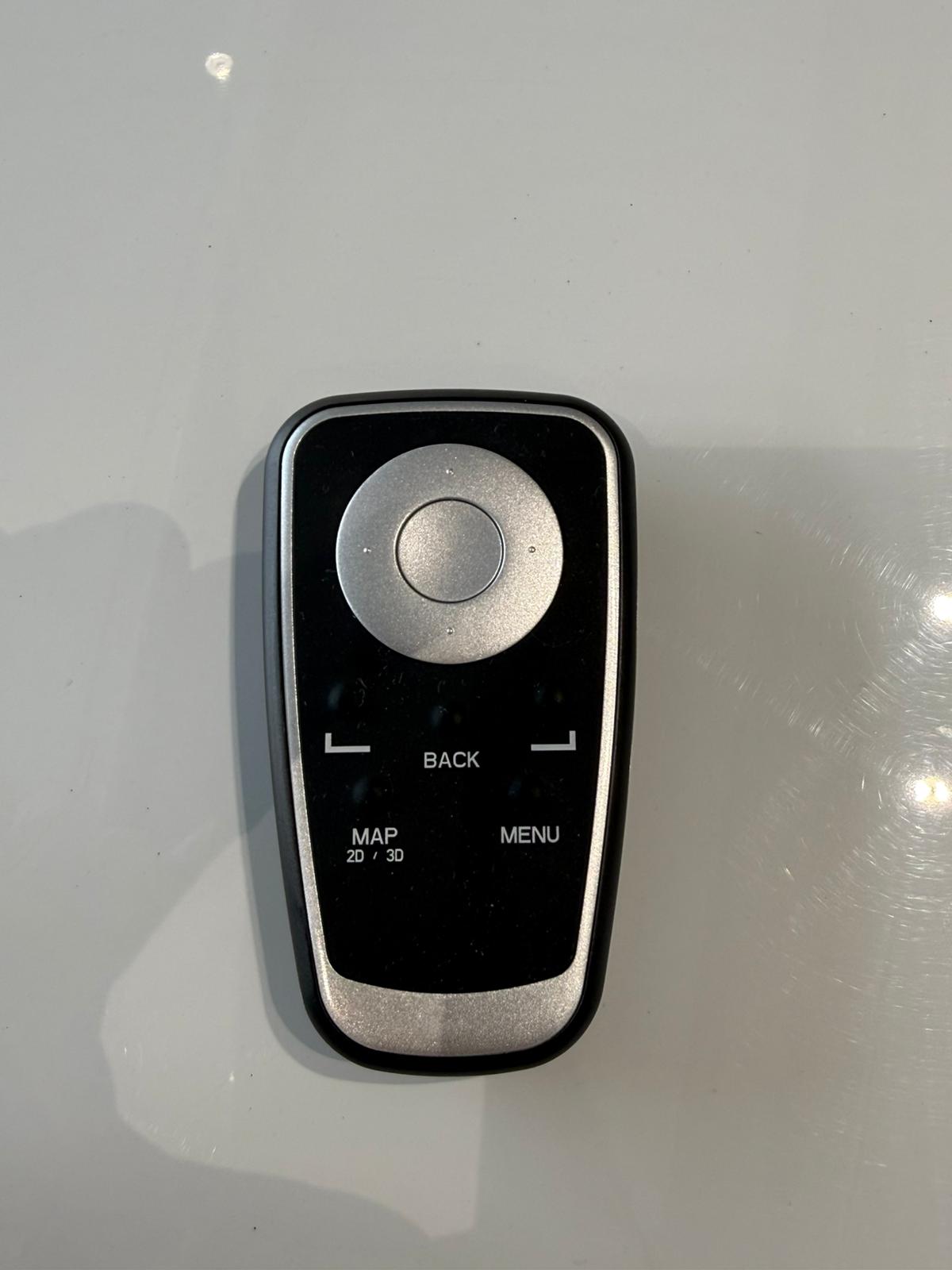 RENAULT Clio 1.6 16V Night&Day Automatic-image-13