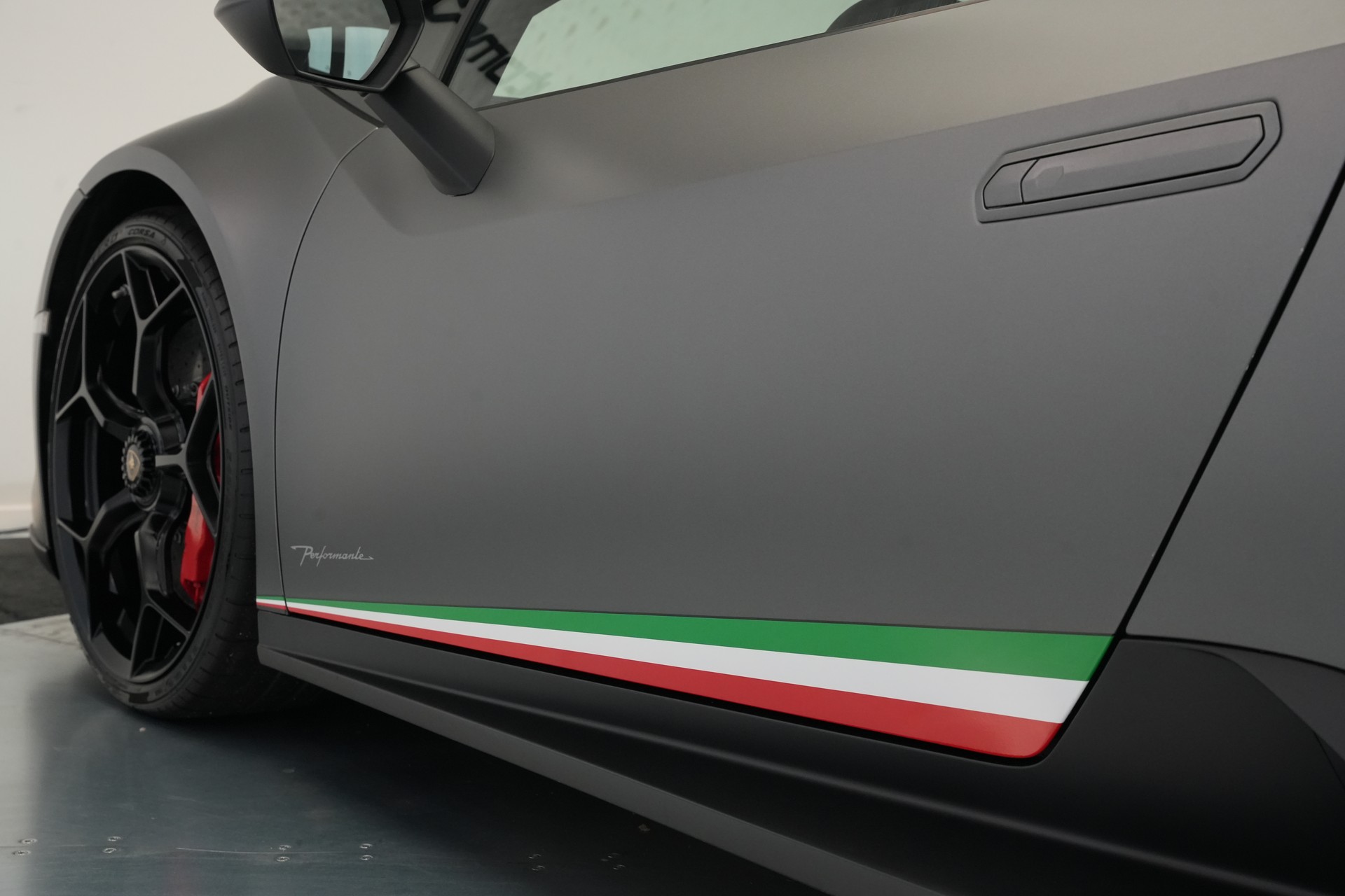 LAMBORGHINI Huracan LP640-4 Coupé Performante DCT *grigio titans* *Sensonum*-image-37
