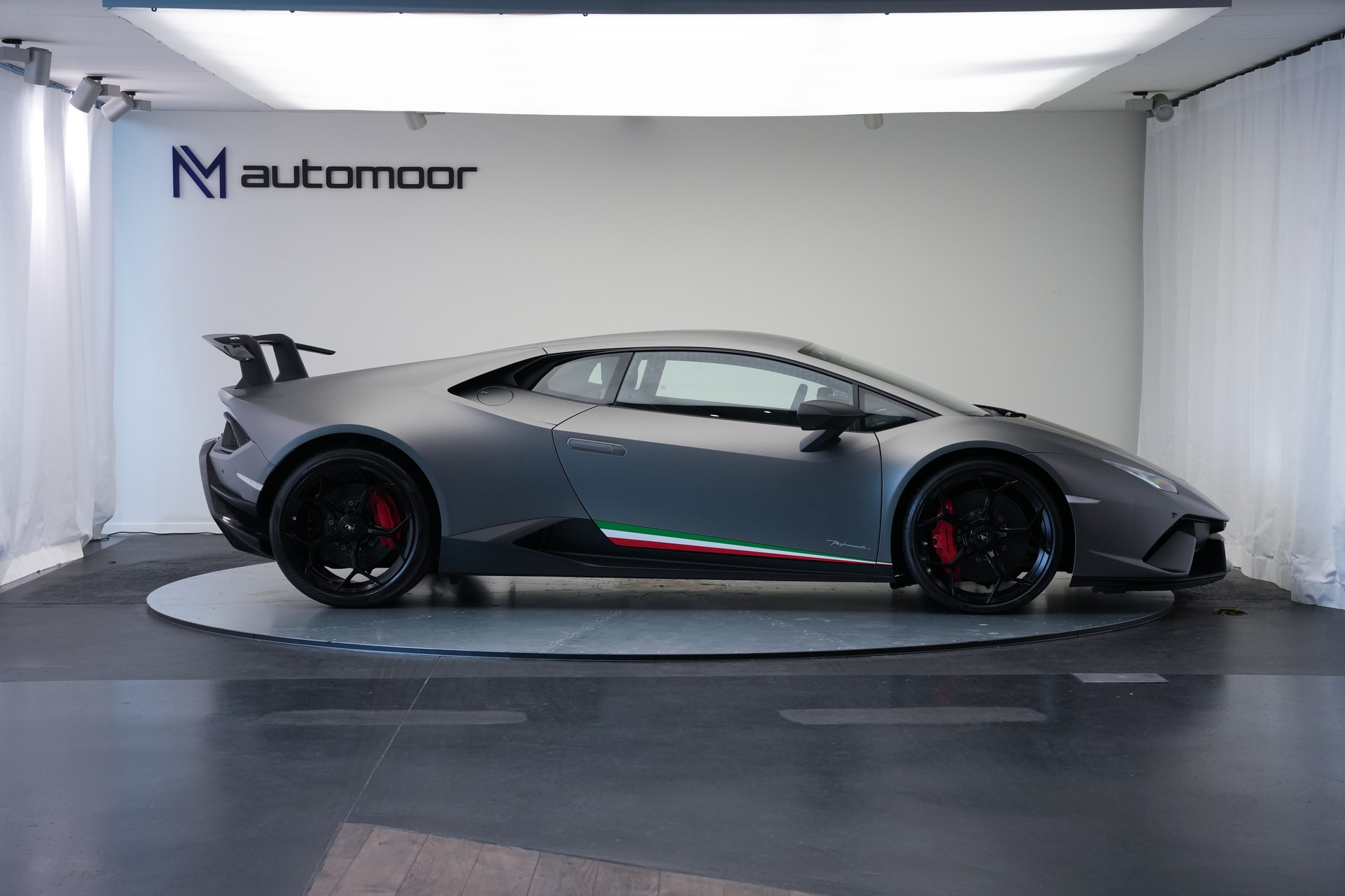 LAMBORGHINI Huracan LP640-4 Coupé Performante DCT *grigio titans* *Sensonum*-image-3