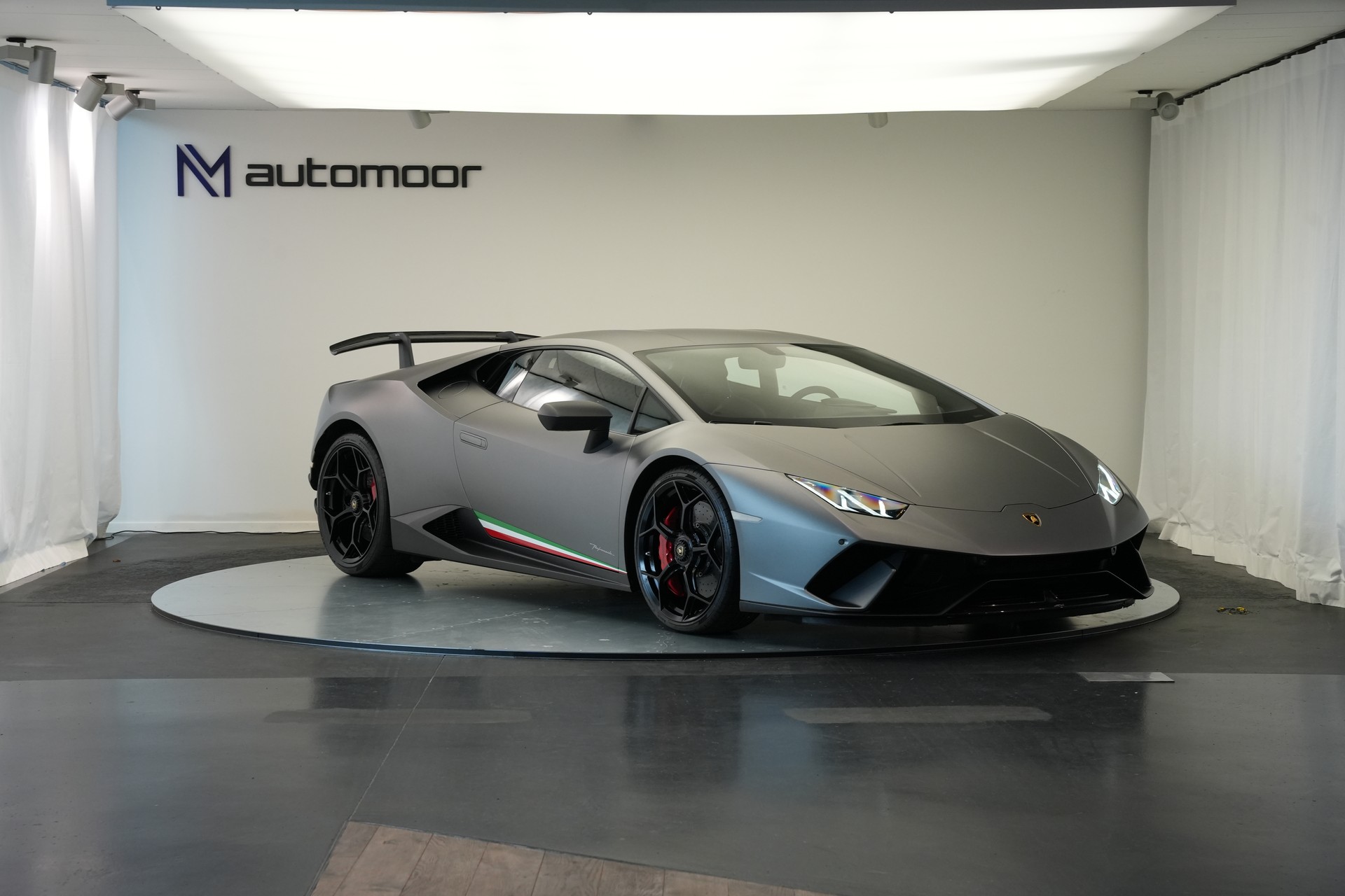 LAMBORGHINI Huracan LP640-4 Coupé Performante DCT *grigio titans* *Sensonum*-showroom-element-2