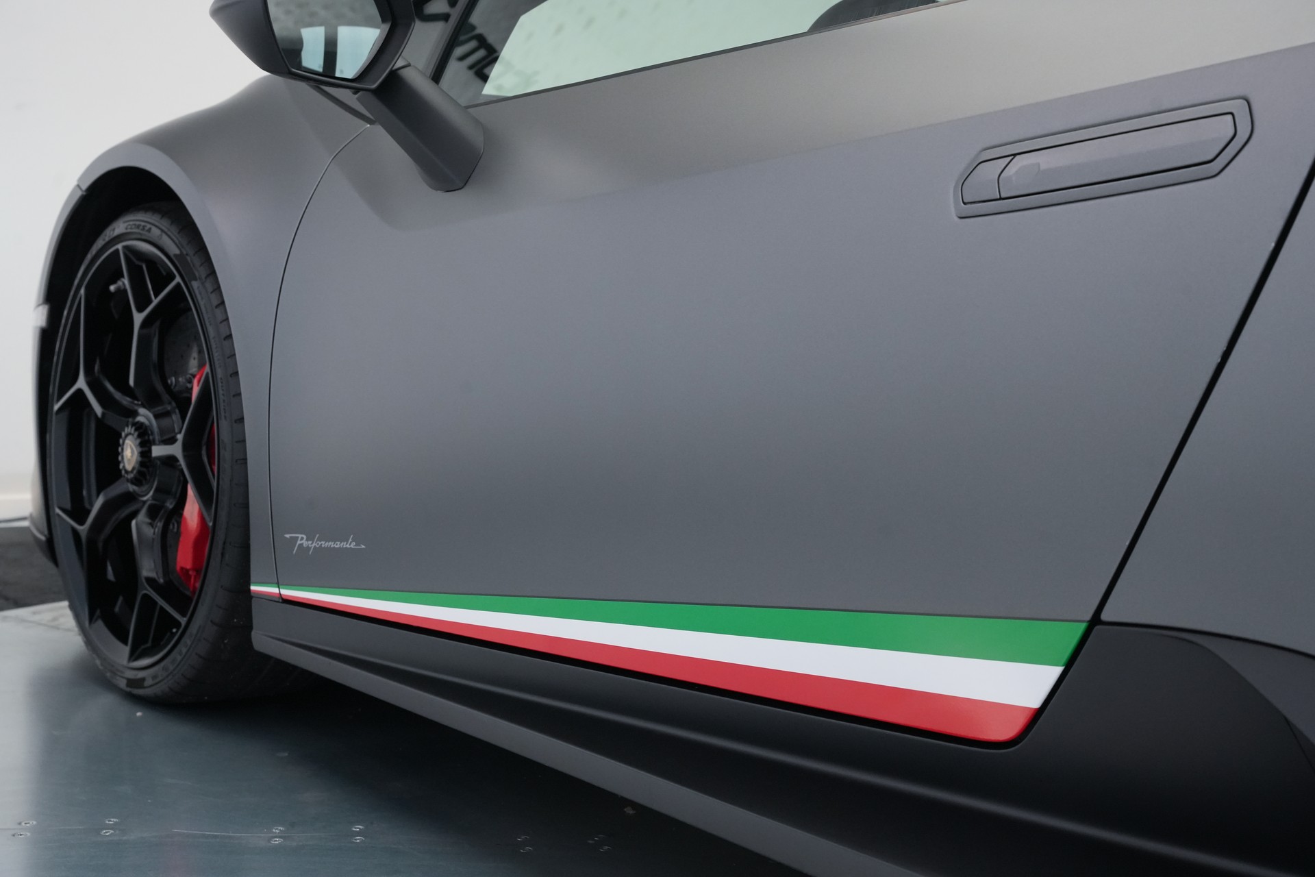 LAMBORGHINI Huracan LP640-4 Coupé Performante DCT *grigio titans* *Sensonum*-image-40