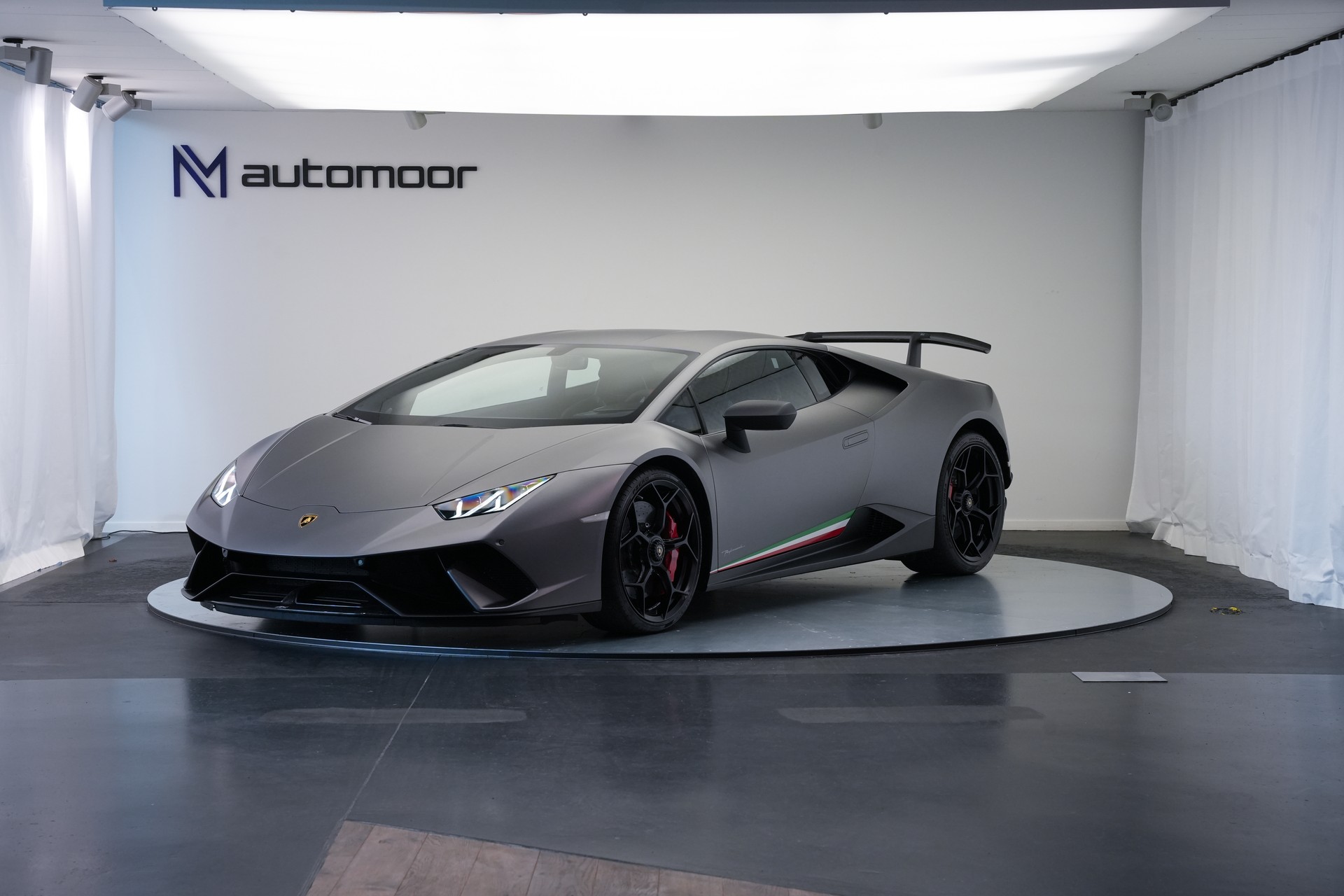 LAMBORGHINI Huracan LP640-4 Coupé Performante DCT *grigio titans* *Sensonum*-image-0