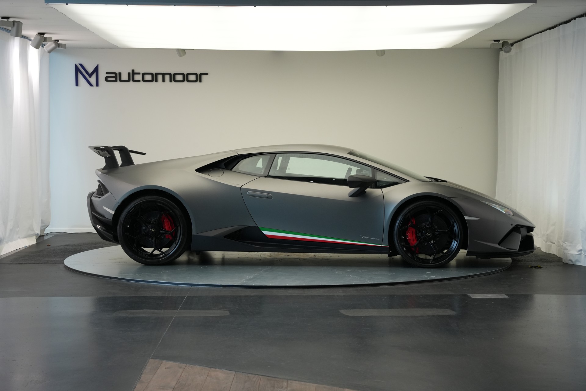 LAMBORGHINI Huracan LP640-4 Coupé Performante DCT *grigio titans* *Sensonum*-showroom-element-3