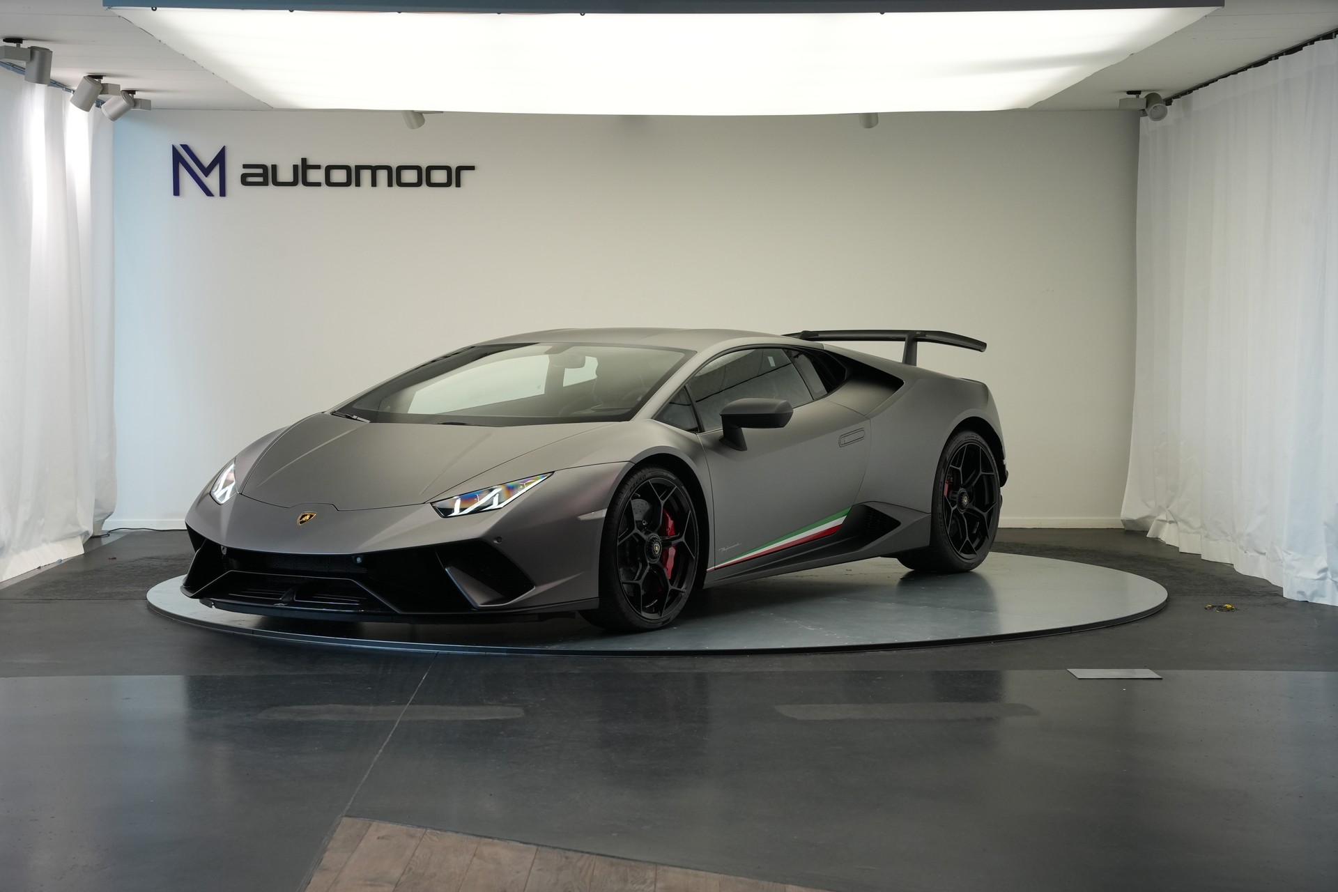 LAMBORGHINI Huracan LP640-4 Coupé Performante DCT *grigio titans* *Sensonum*