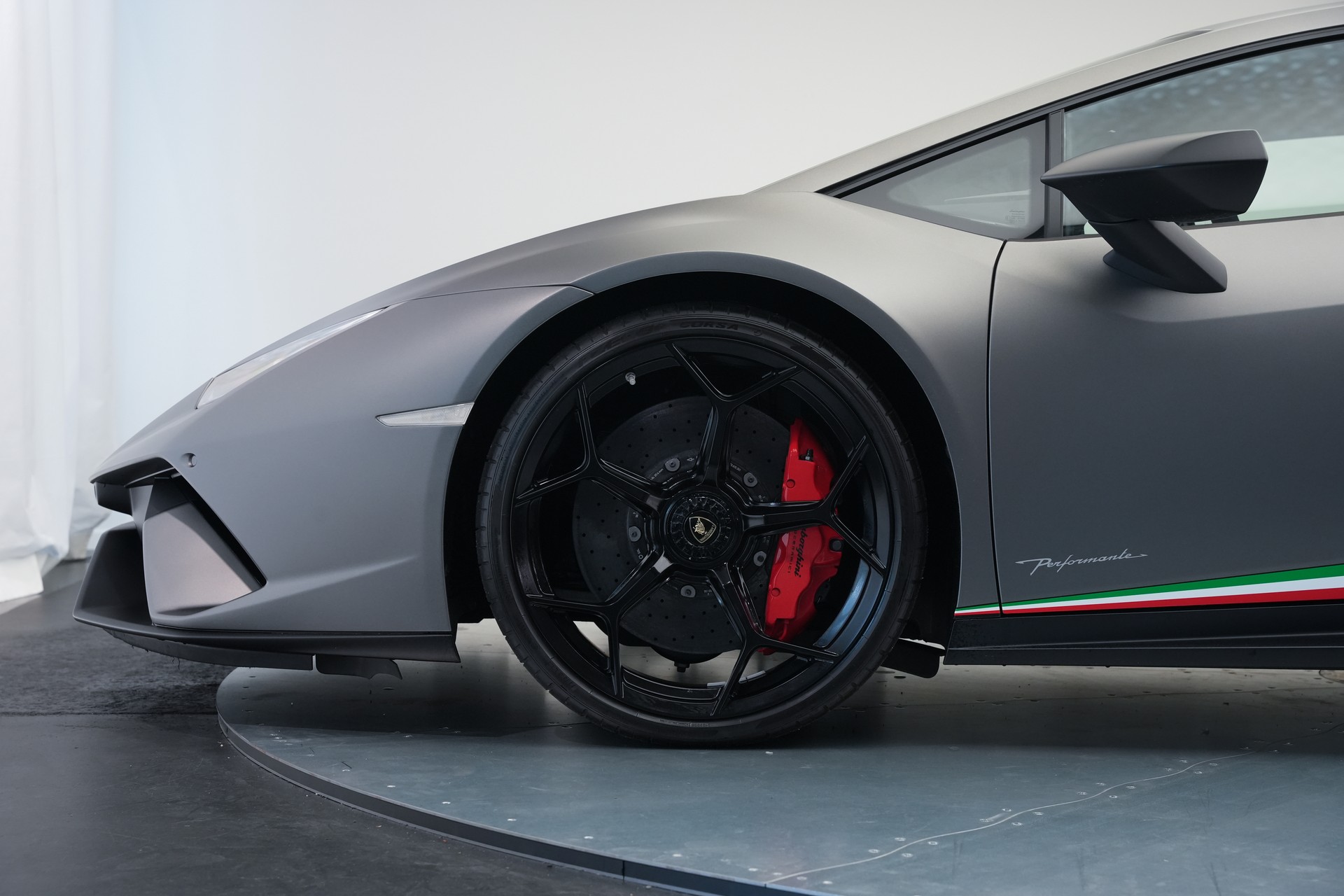 LAMBORGHINI Huracan LP640-4 Coupé Performante DCT *grigio titans* *Sensonum*-image-44
