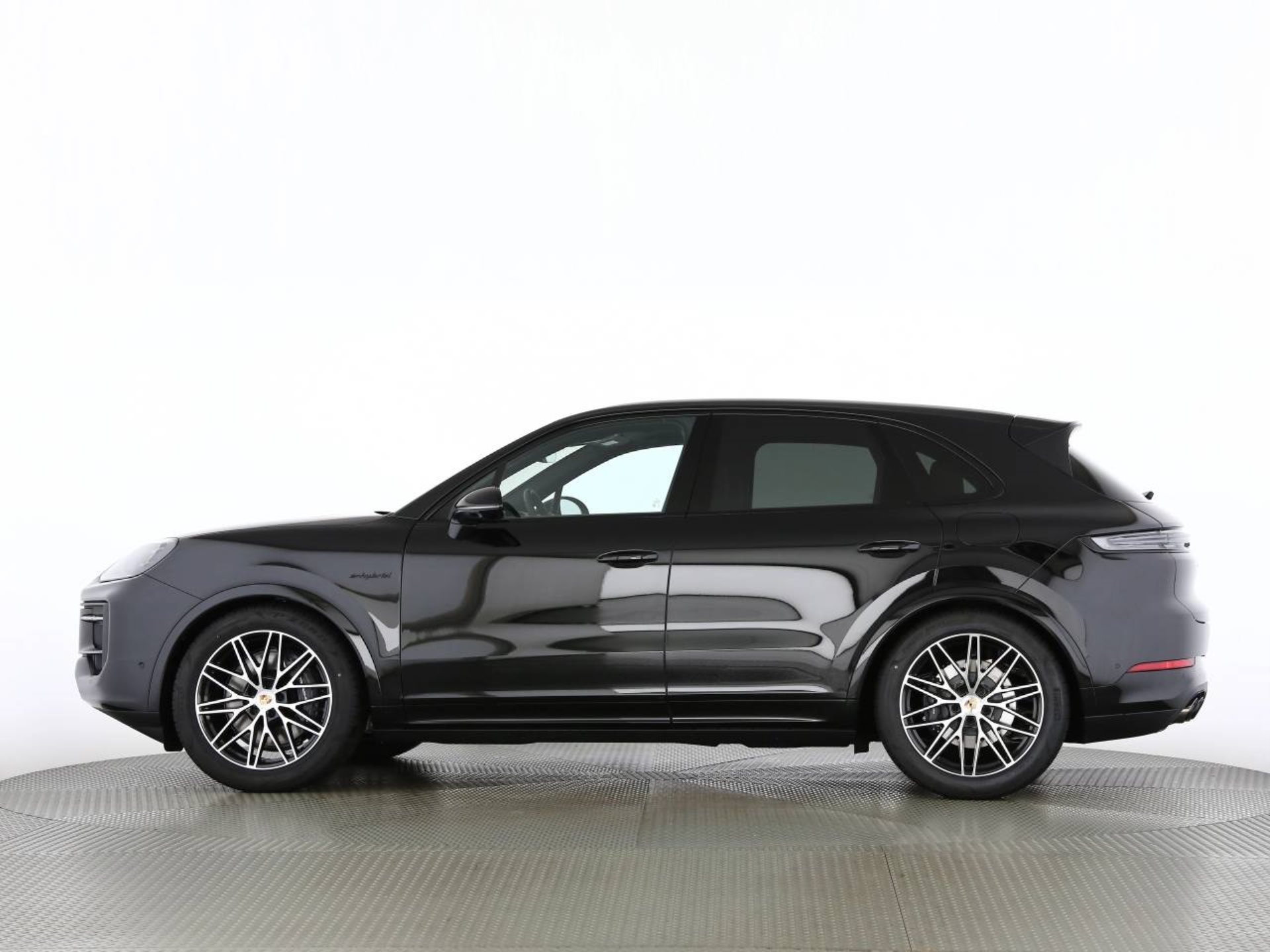 PORSCHE Cayenne E-Hybrid Black Edition-image-9