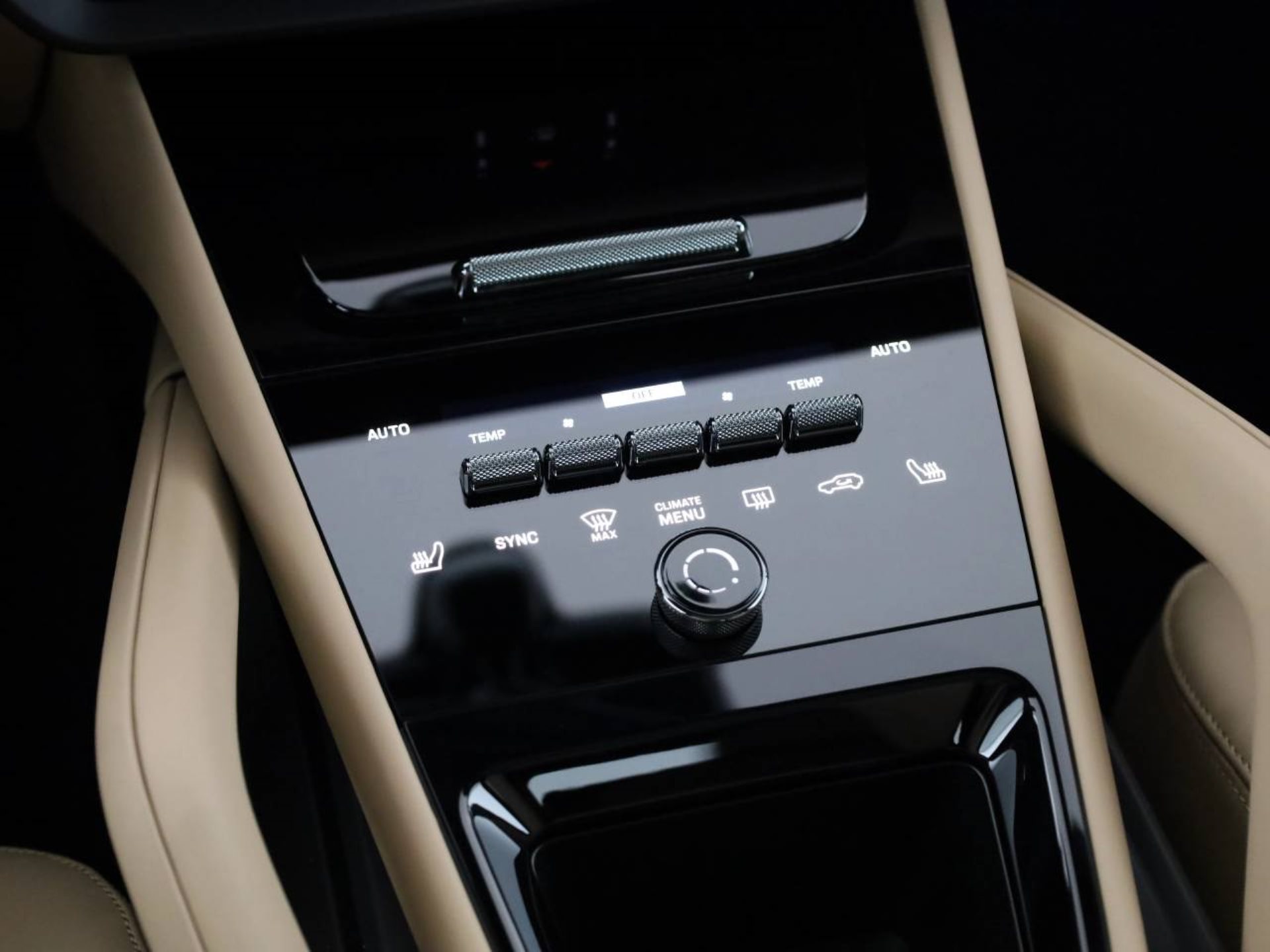 PORSCHE Cayenne E-Hybrid Black Edition-image-24