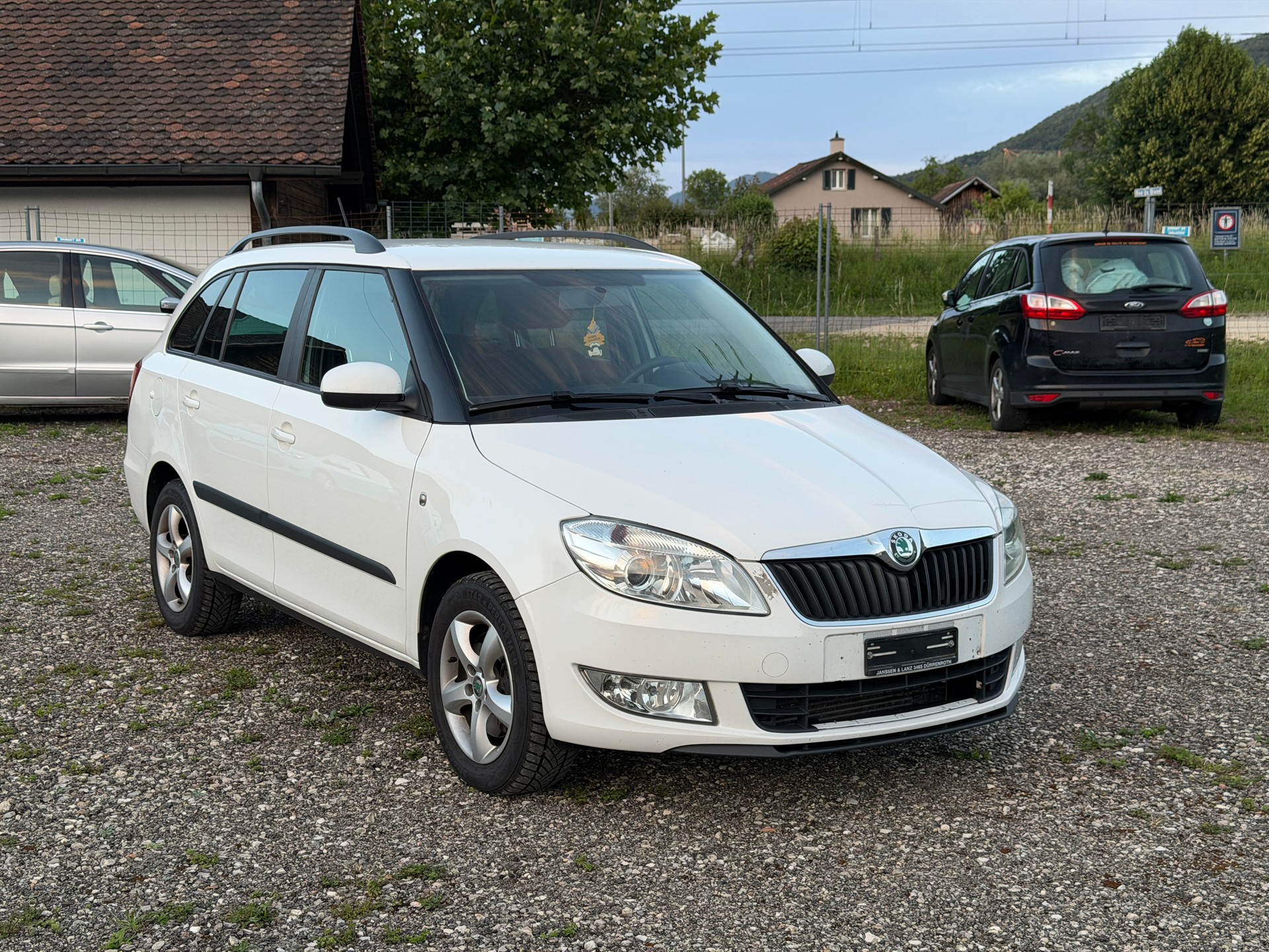 SKODA 1.6-image-1